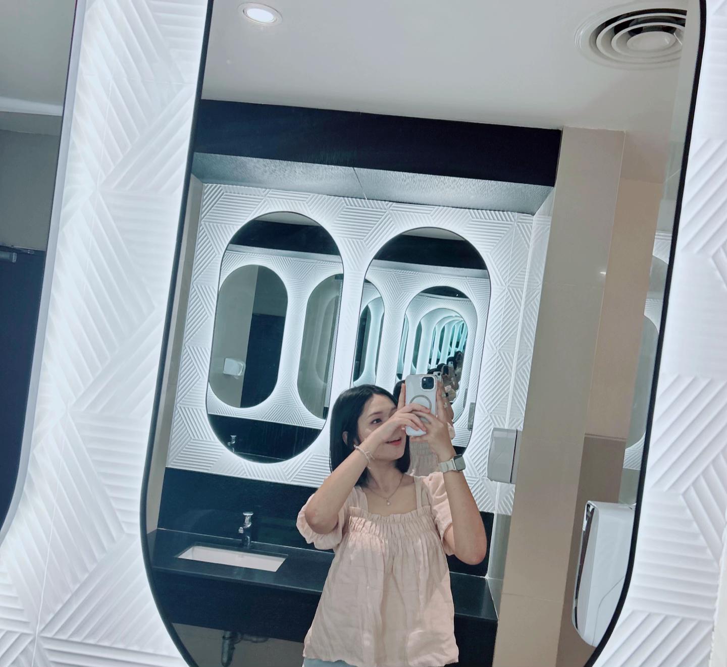 @โอมเพี้ยง
