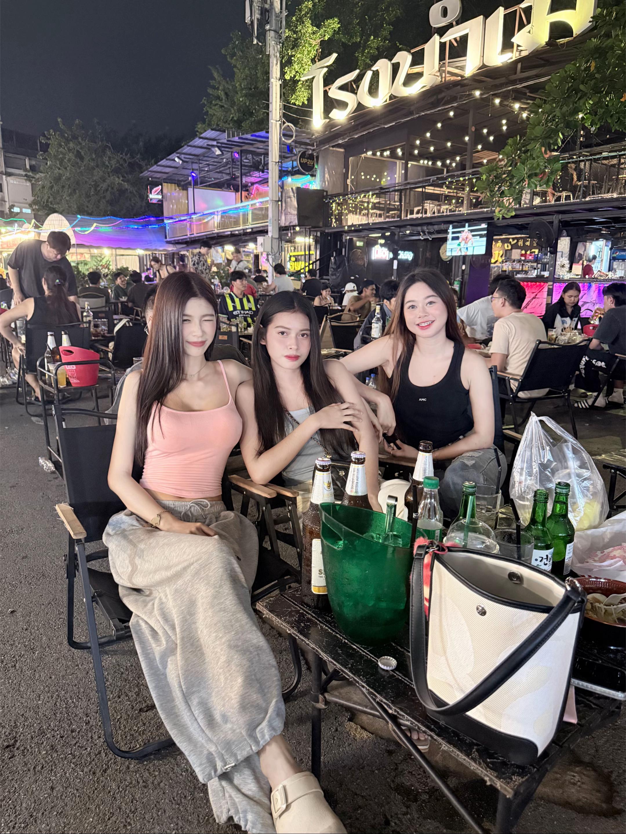 @ใบหยกที่ยิ้มหวานๆ