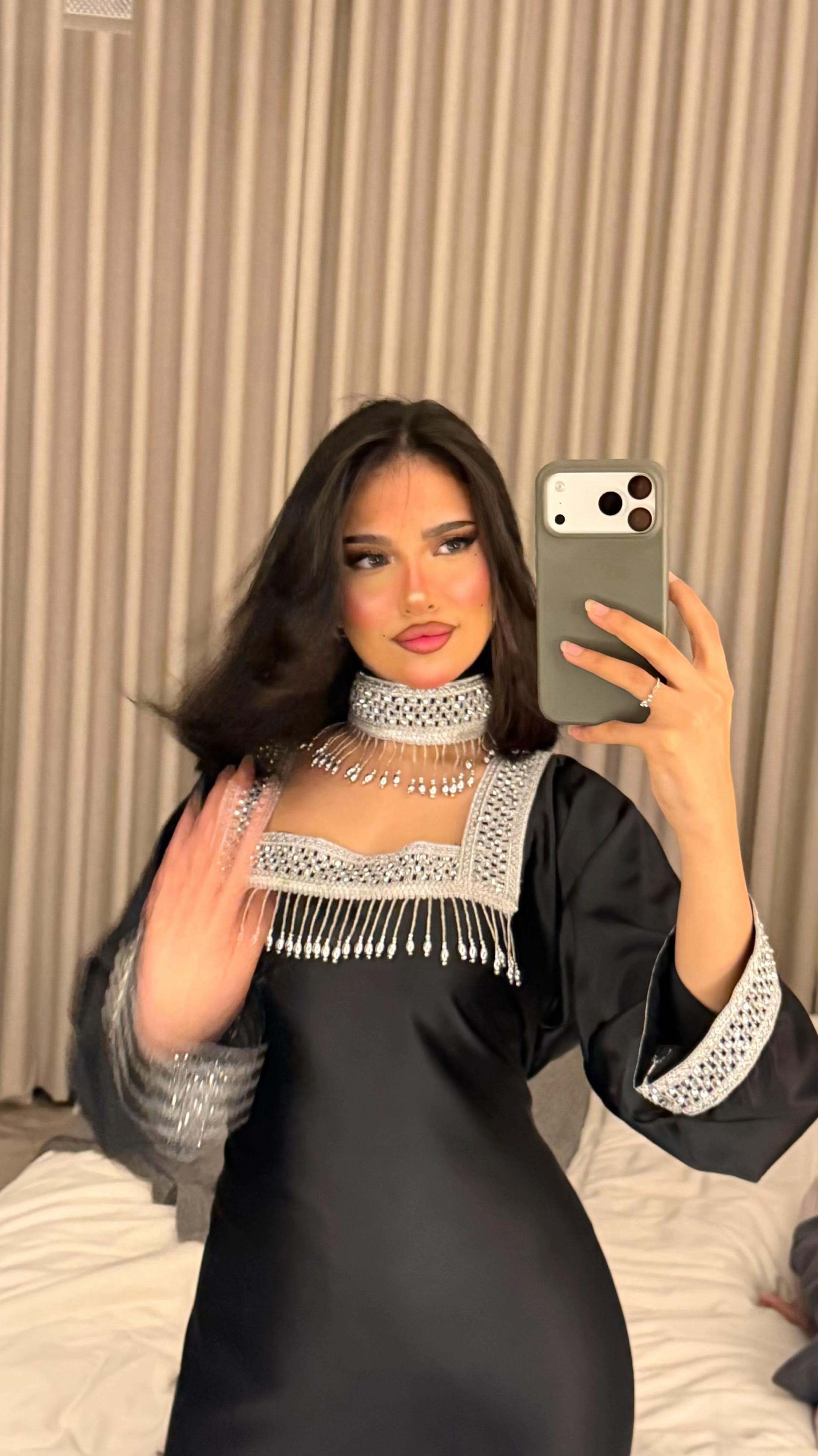 @MARÍA.