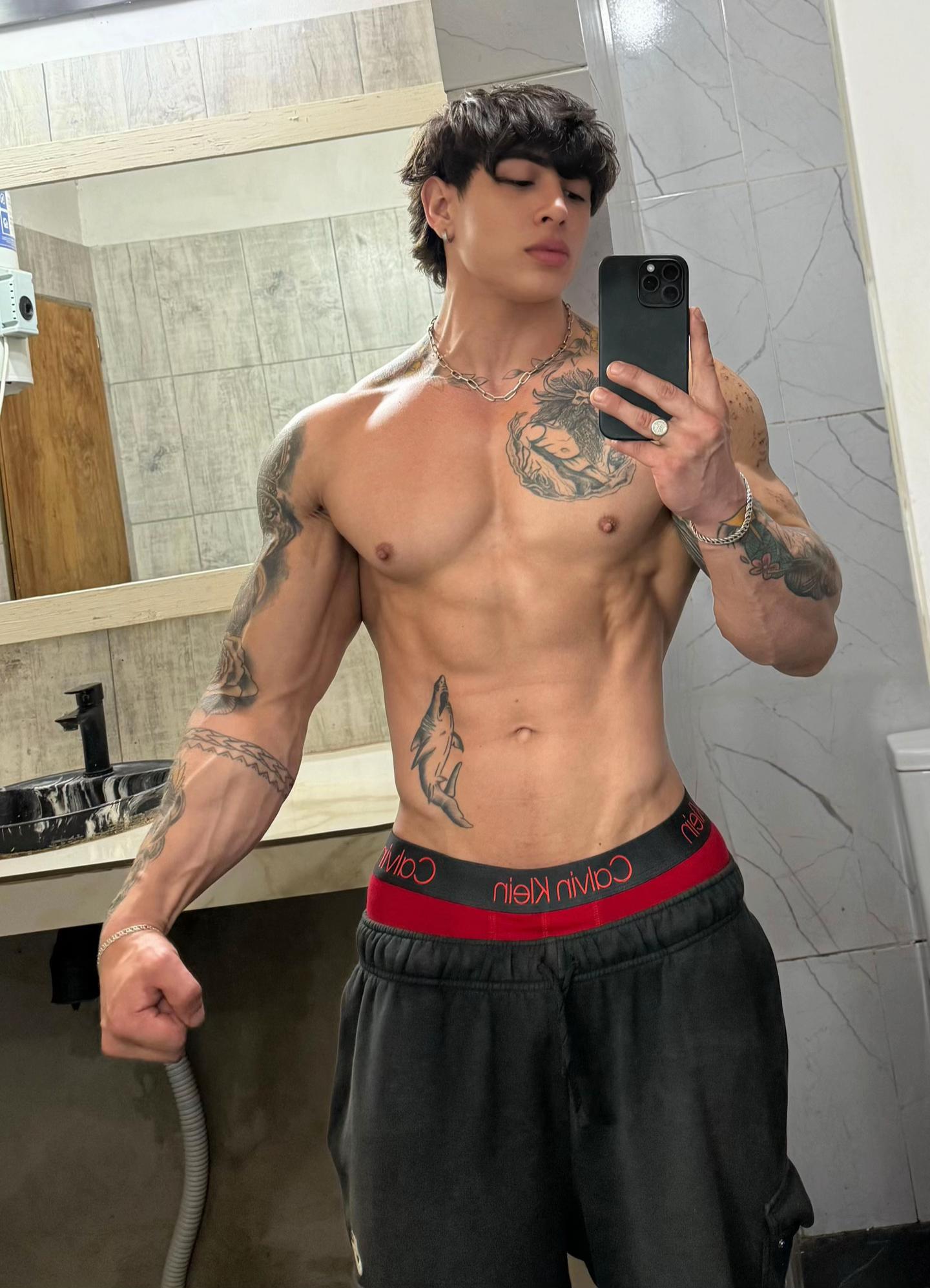 @Nicolás