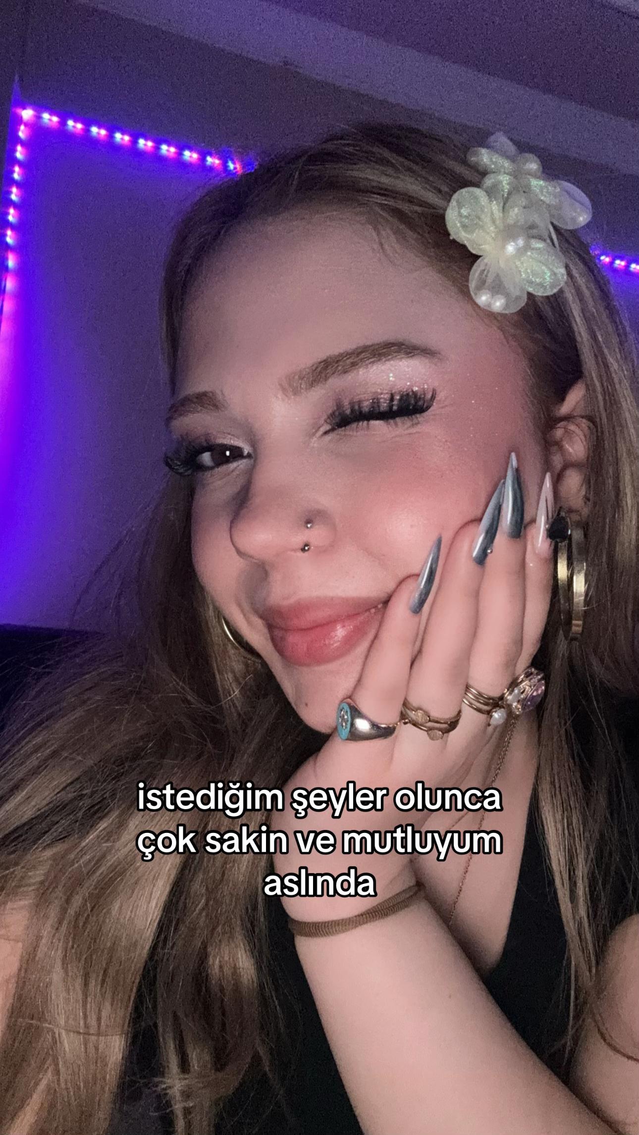 @𝑹𝒐𝒍𝒚𝒂𝒏𝒏