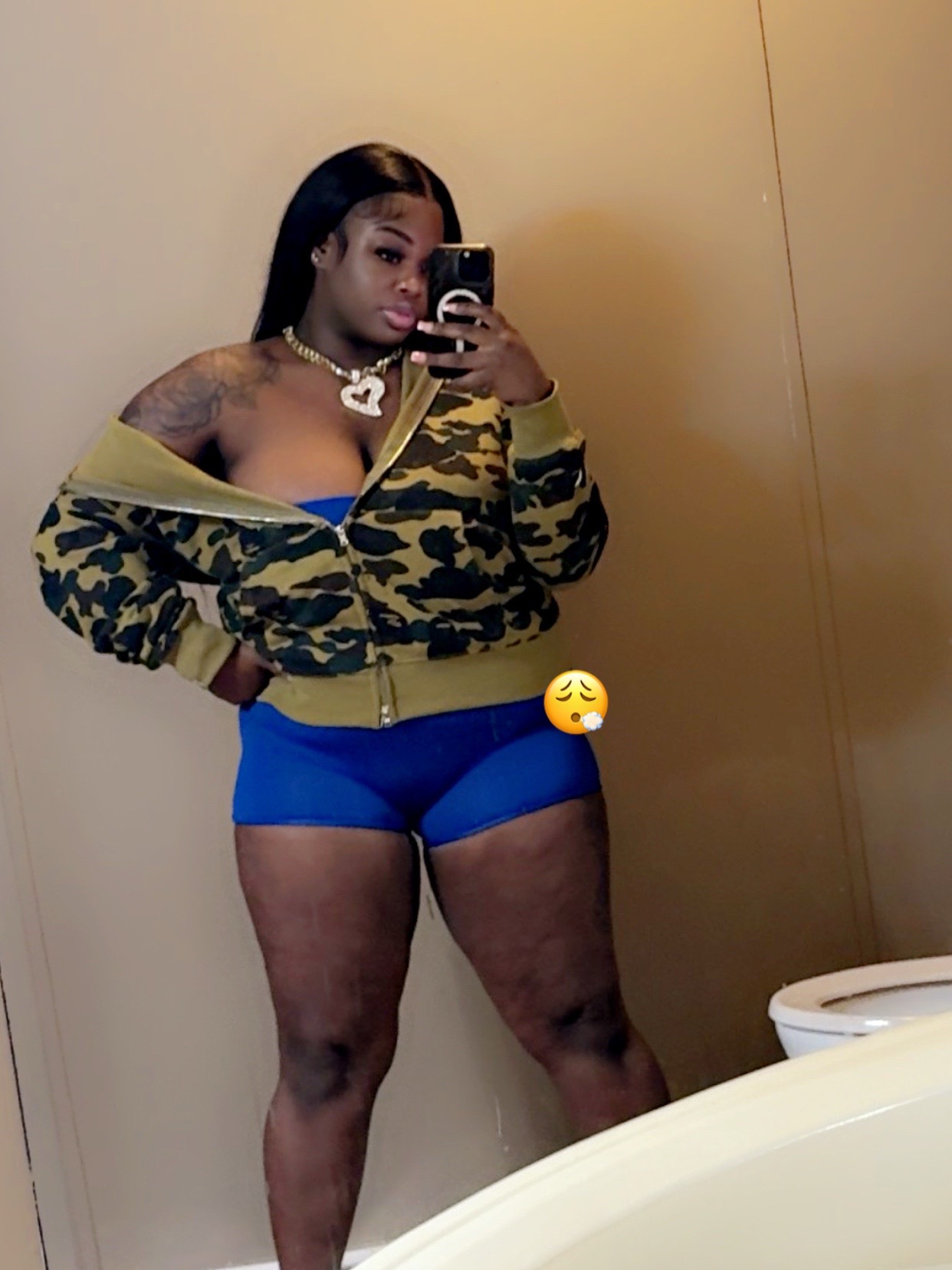 @tharealniaa