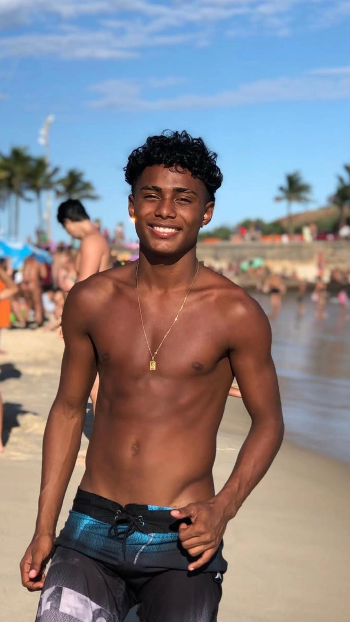 @lohanmoreira