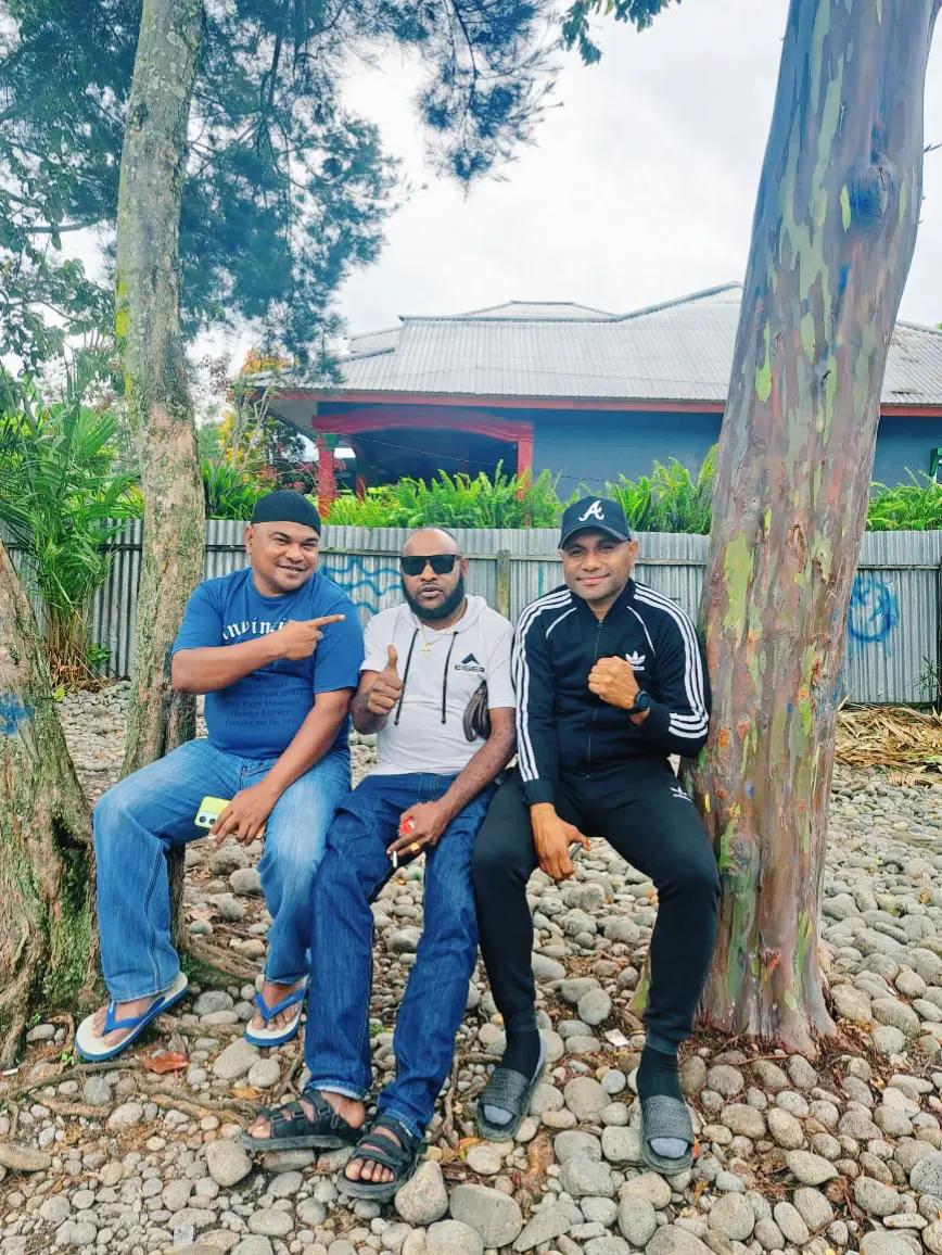 @Boy Pagawak