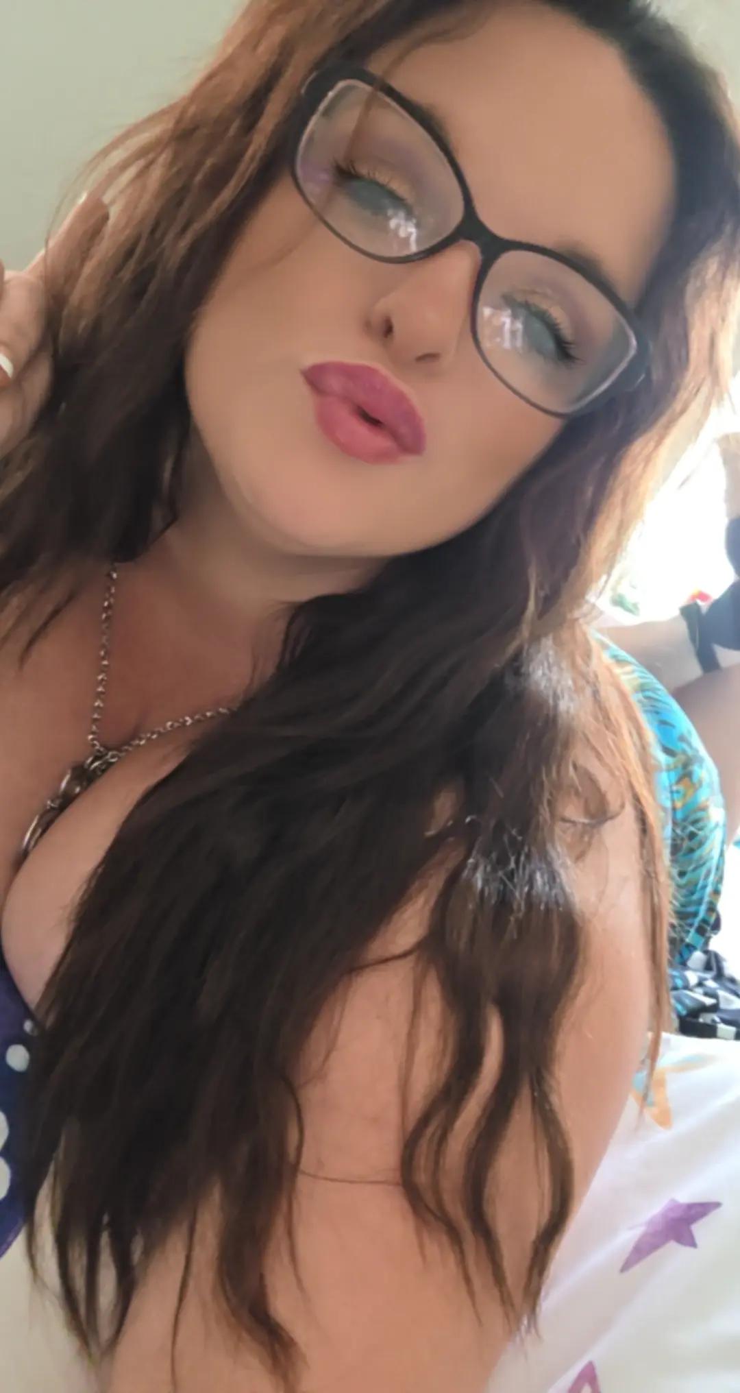 @🎀curvybratbabe71