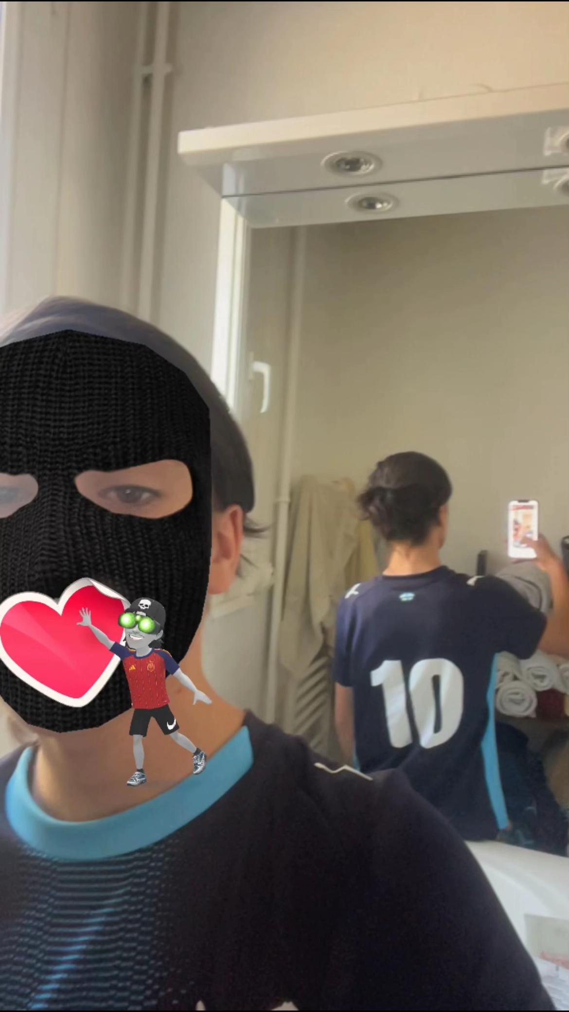 @𝐿𝑜𝓊𝓀𝒶𝓈𝒹𝑒𝓉𝓅👽