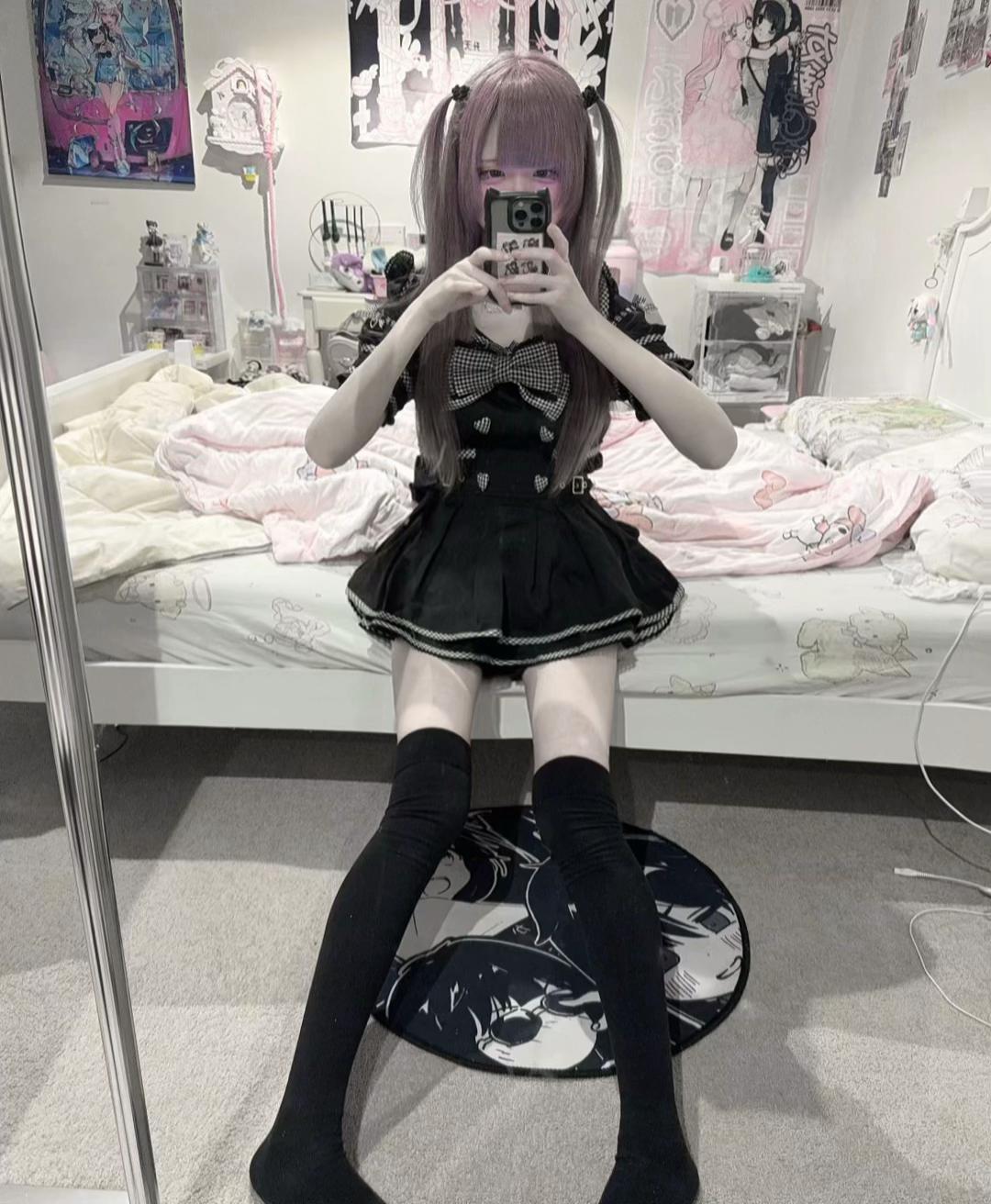 @にこ