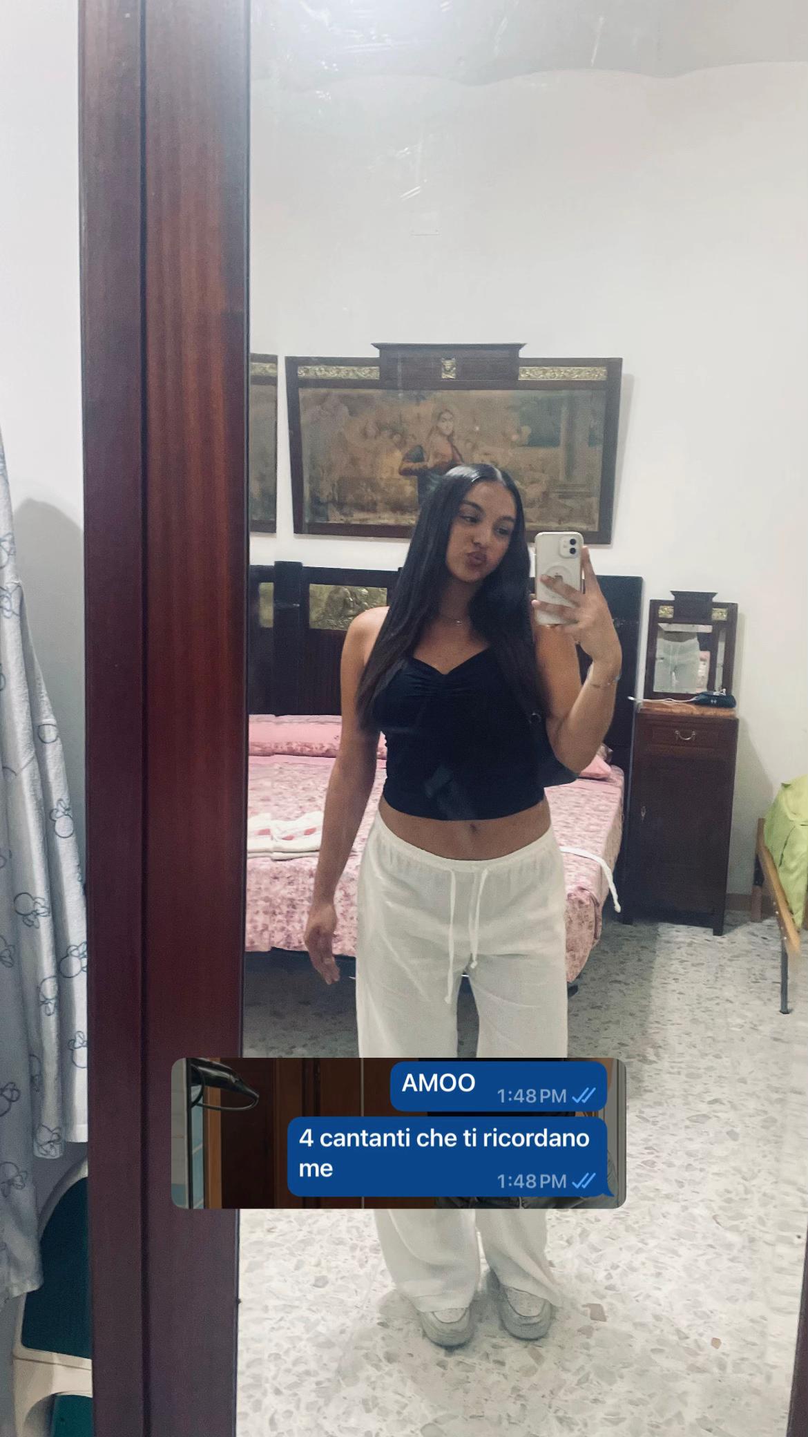 @𝐥𝐚𝐫𝐚🌺