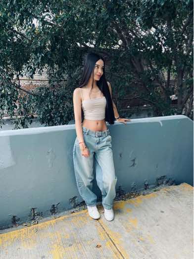 @nicoleerz