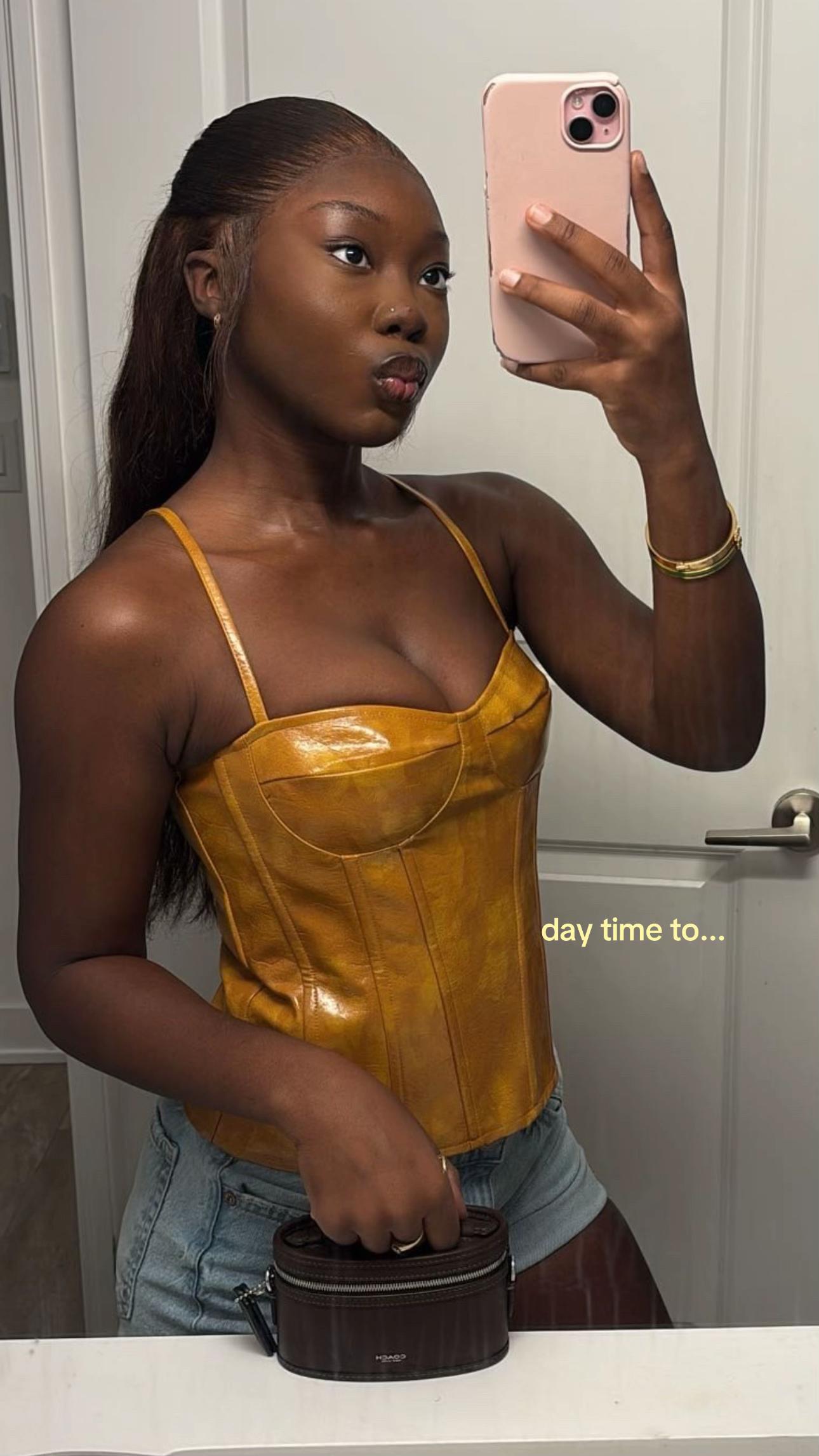 @ArianaIddisah ⭐️