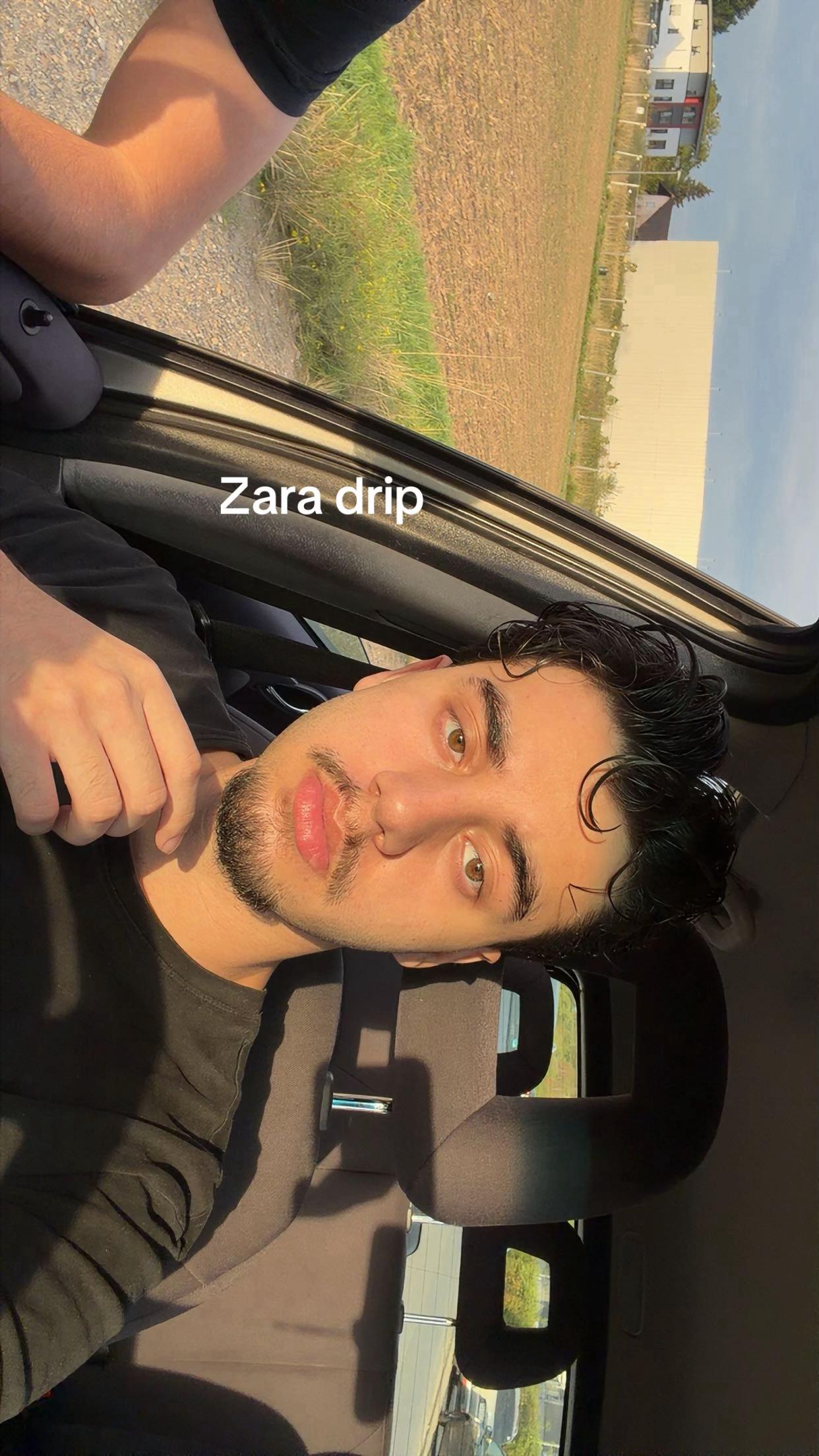 @🦊