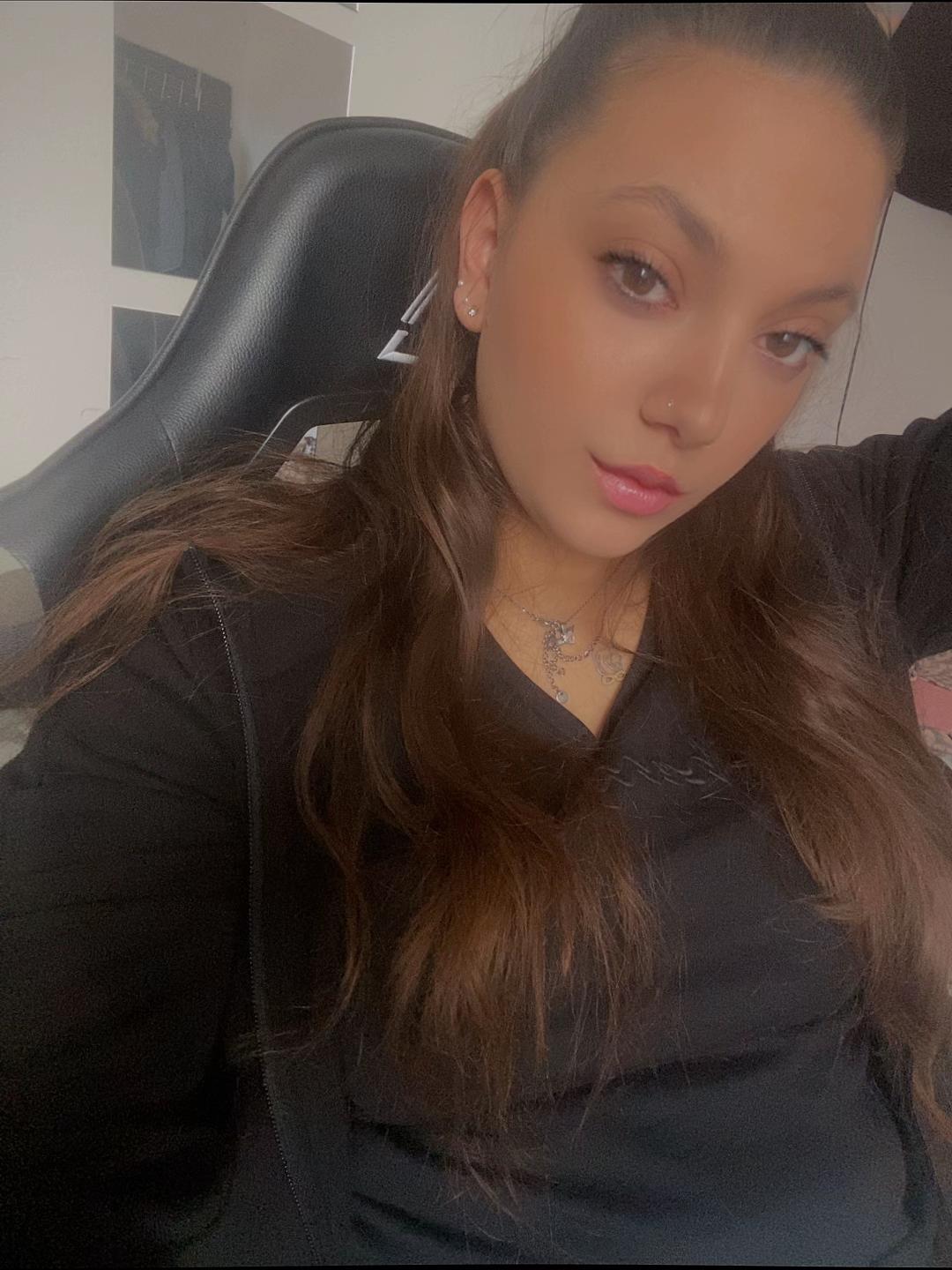 @Nikky_19
