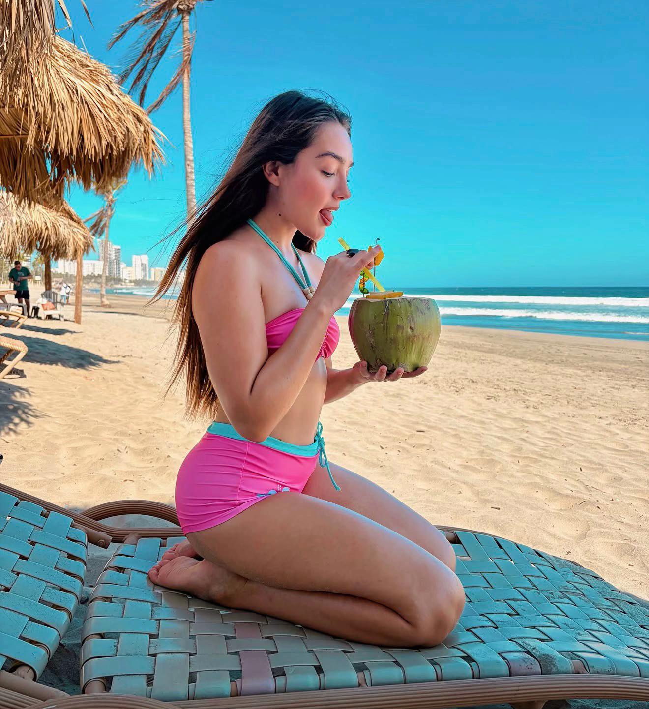 @elainearchive