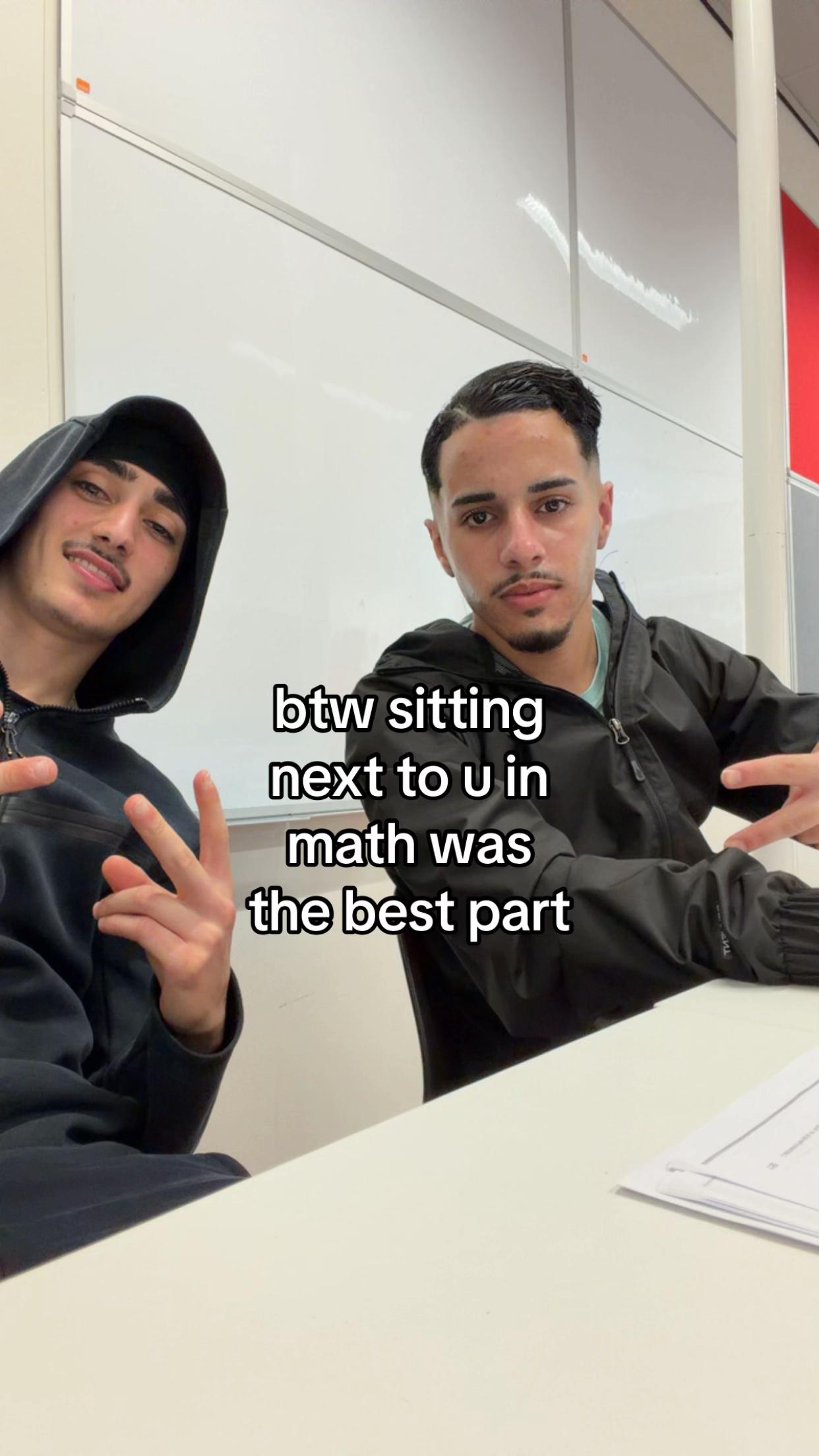 @𝓤𝔃𝔃𝓲シ