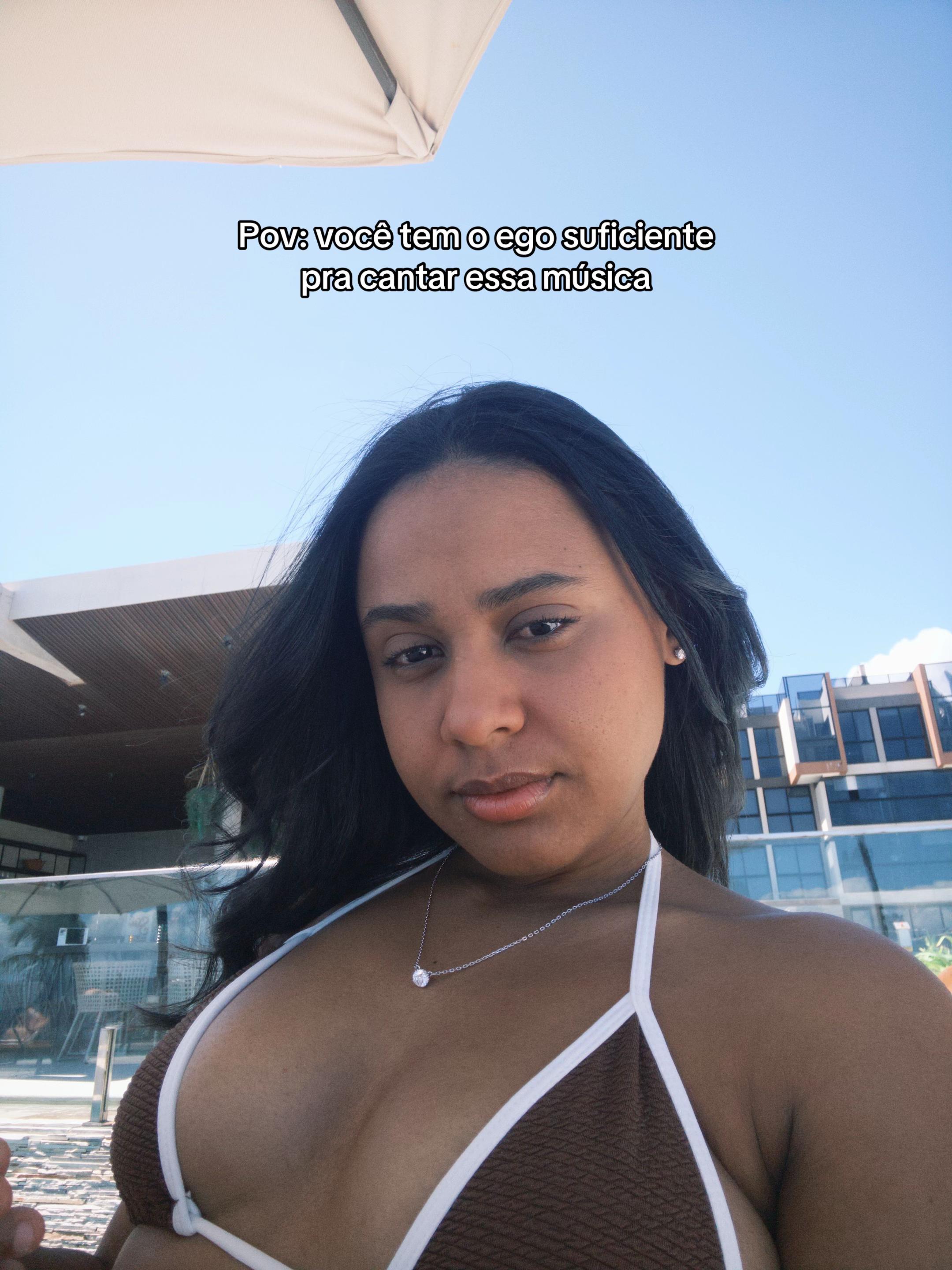 @Ana Karolayne