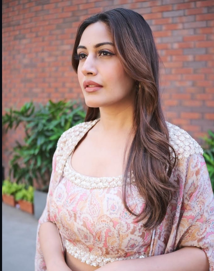 @🎀SURBHI CHANDNA🎀