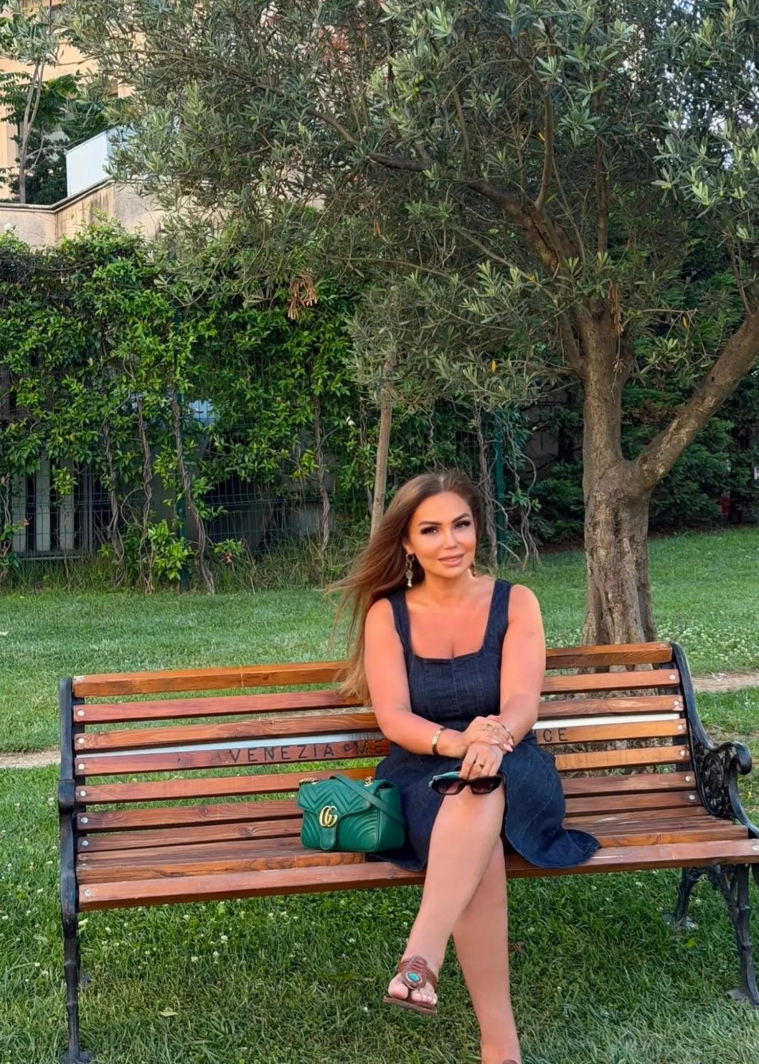 @K&ouml;n&uuml;l Kərimova rəsmi🎤