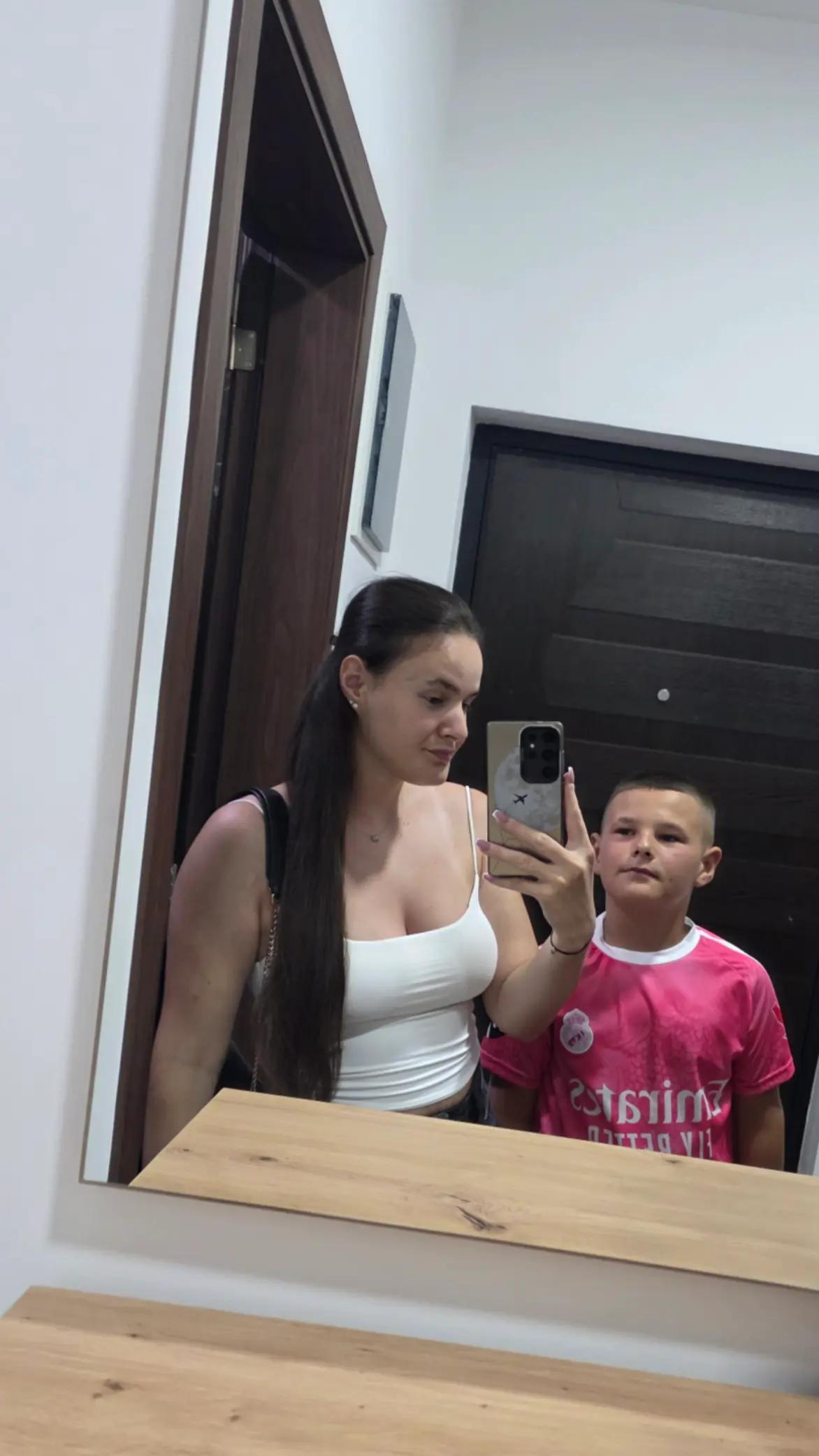 @Emina Kahriman