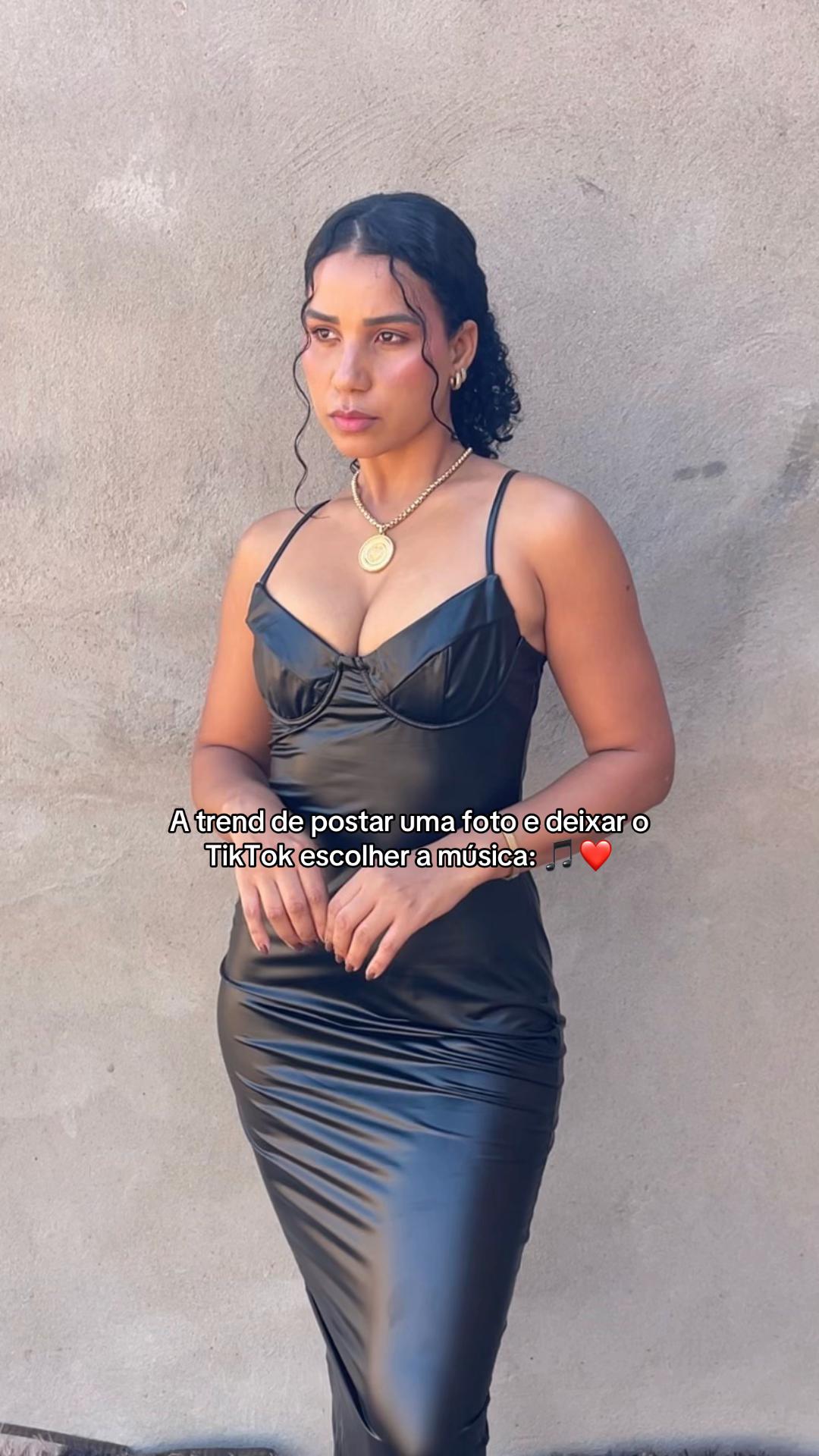 @monicadejatoba