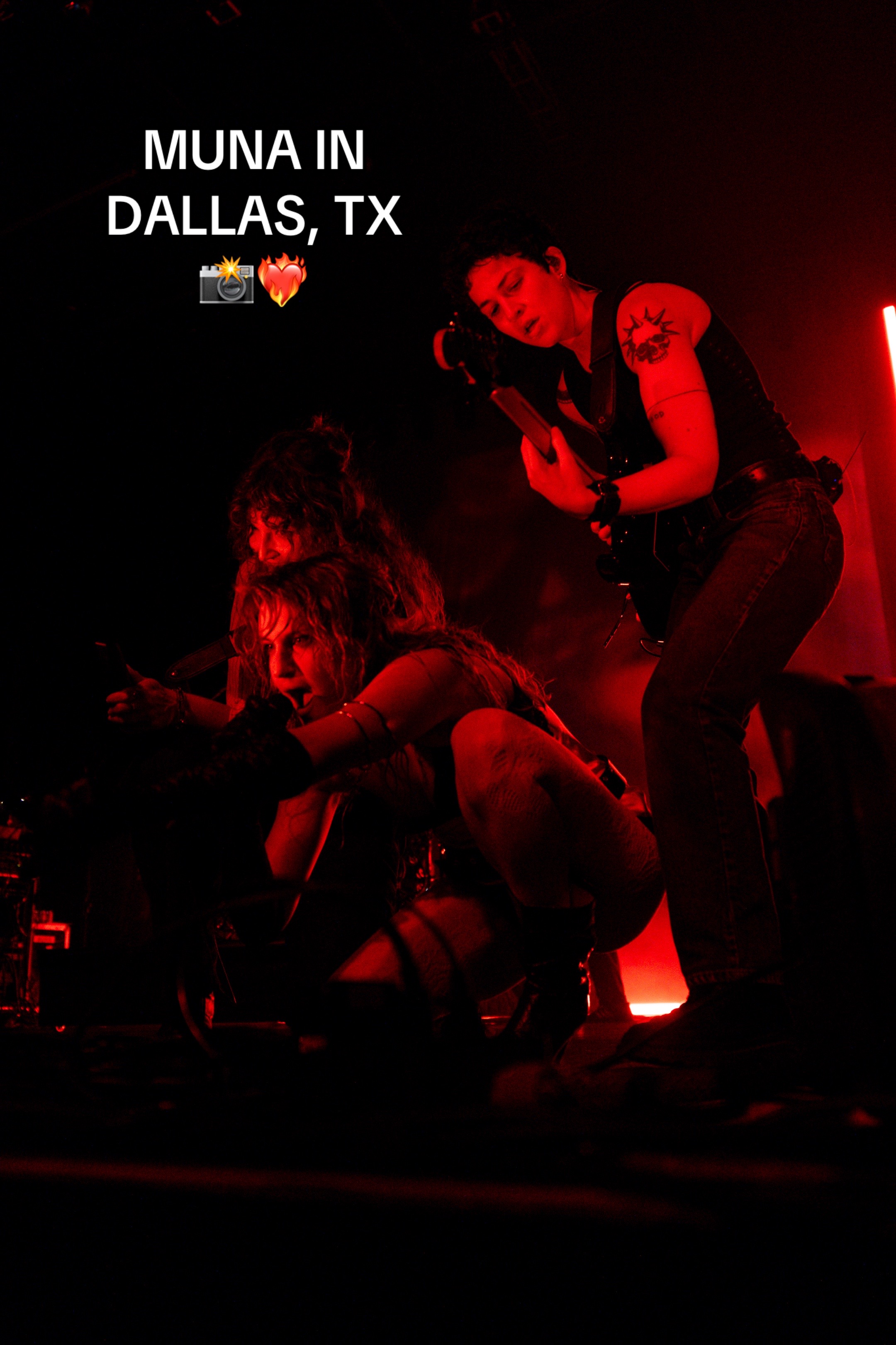 @claire | live music photog