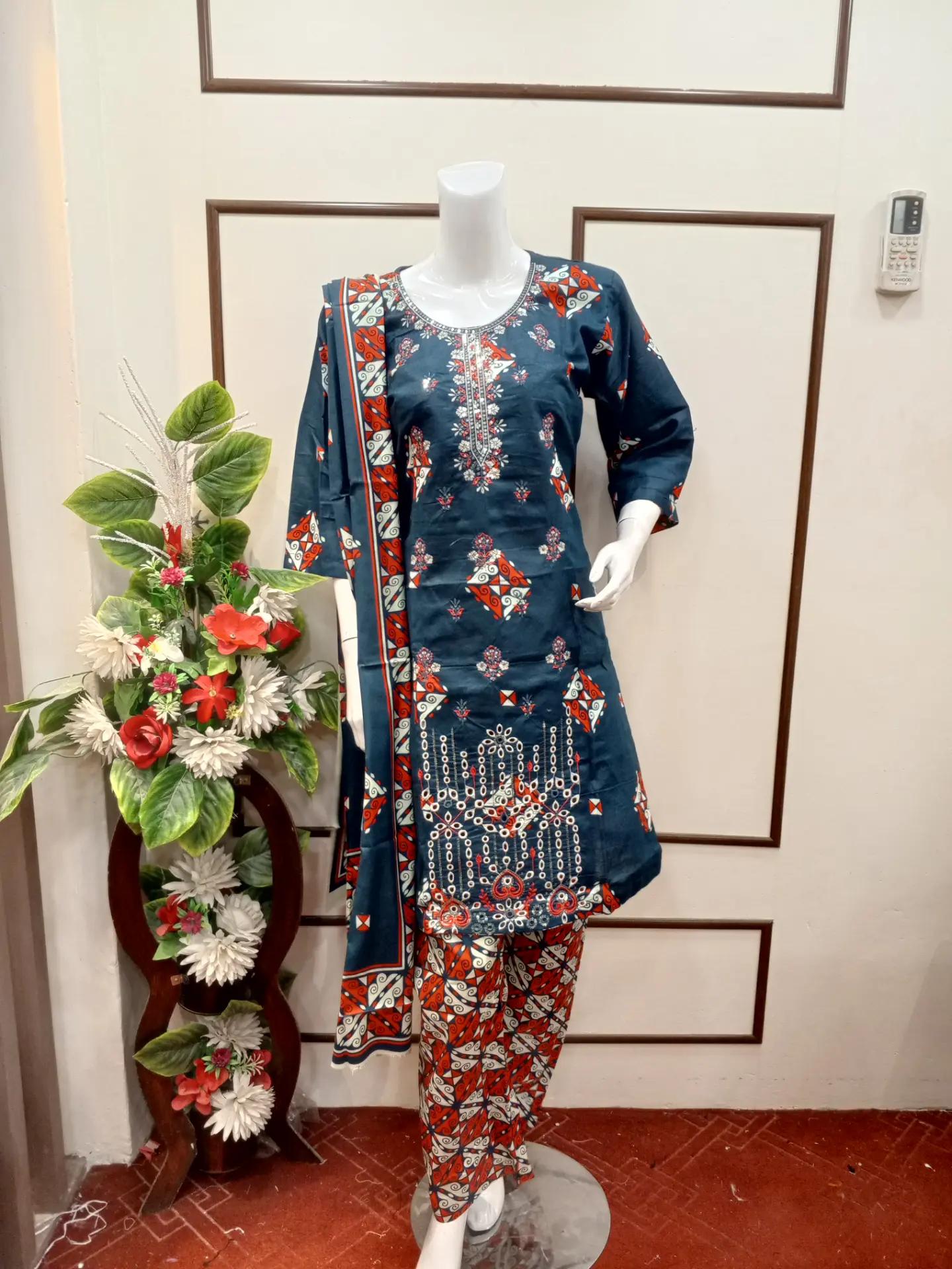 @Omega Ladies wear