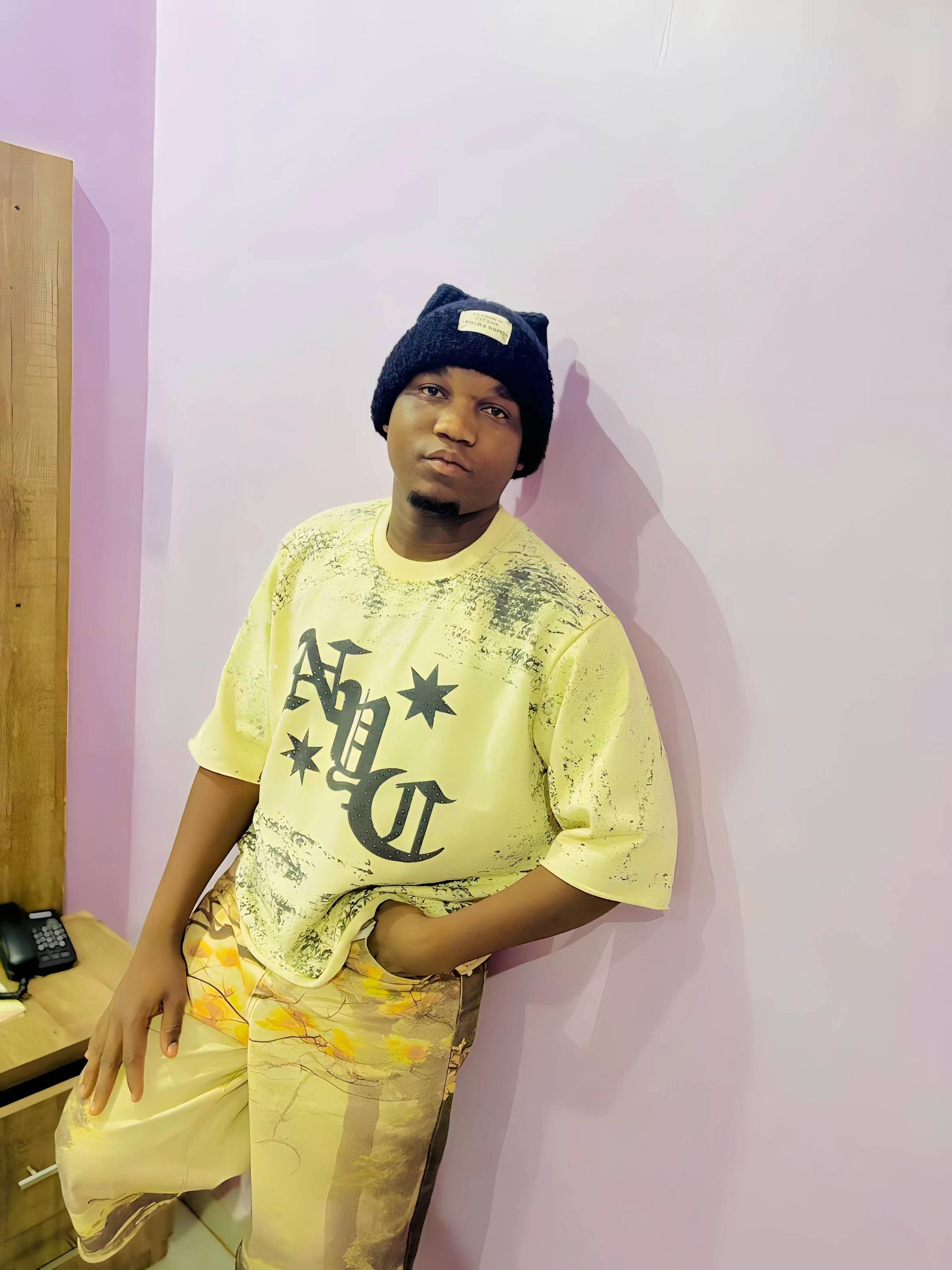 @¥ARON🤟KANO😎