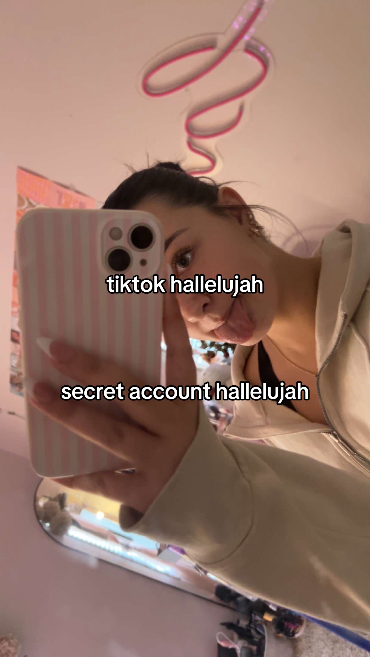 @cheeserolluptacobell