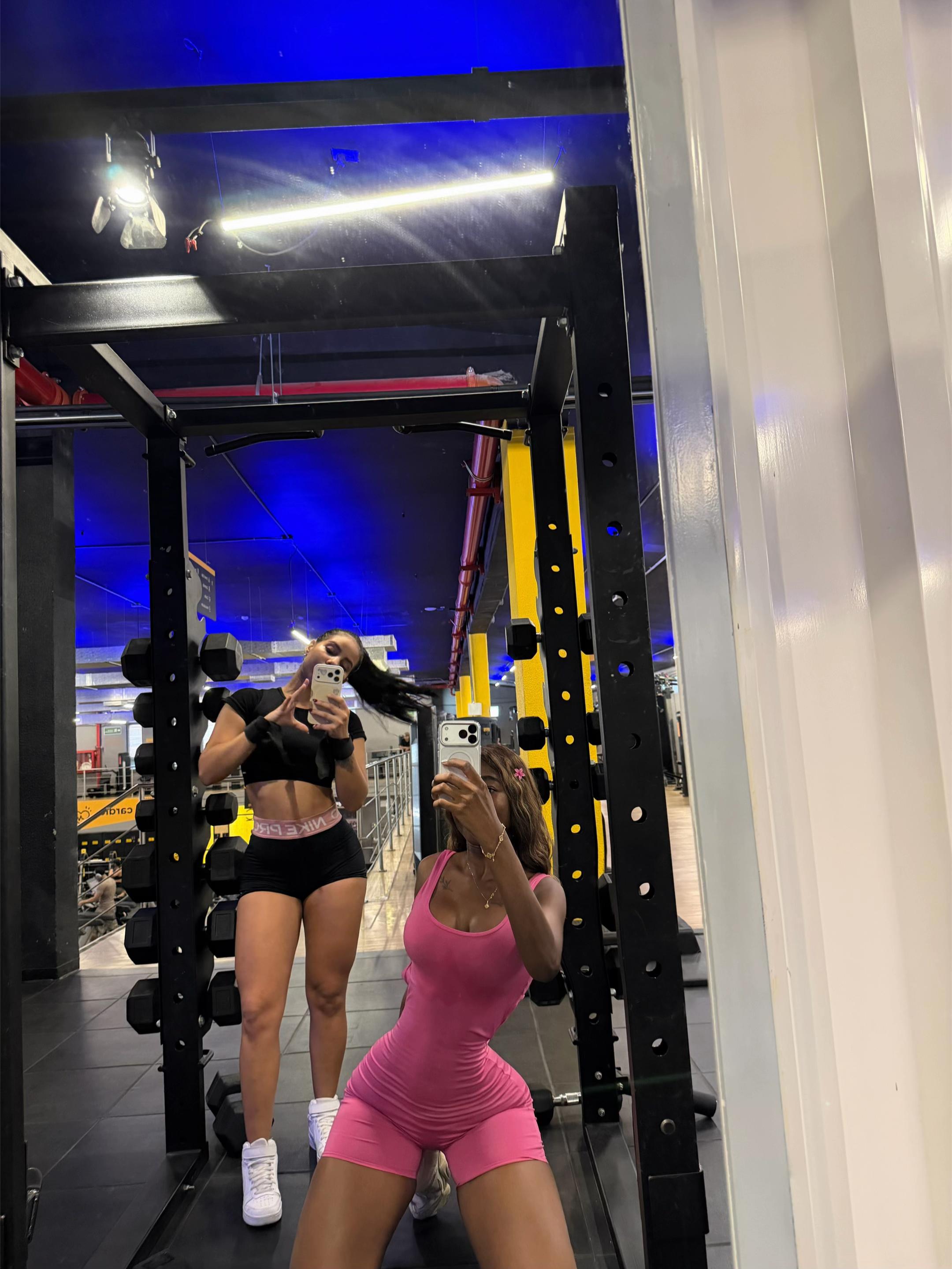 @Ebonypreciousss
