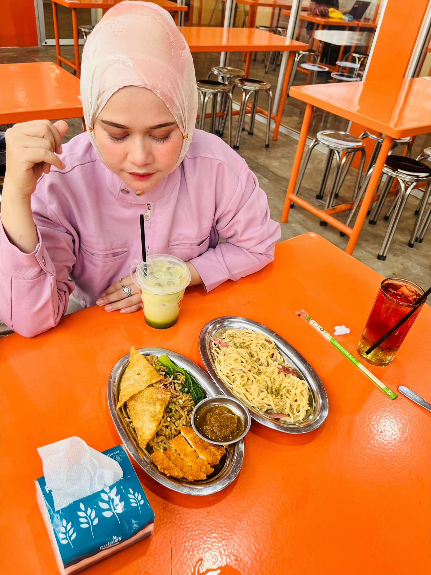 @🕊️ goyang lidah 🫦 🕊️