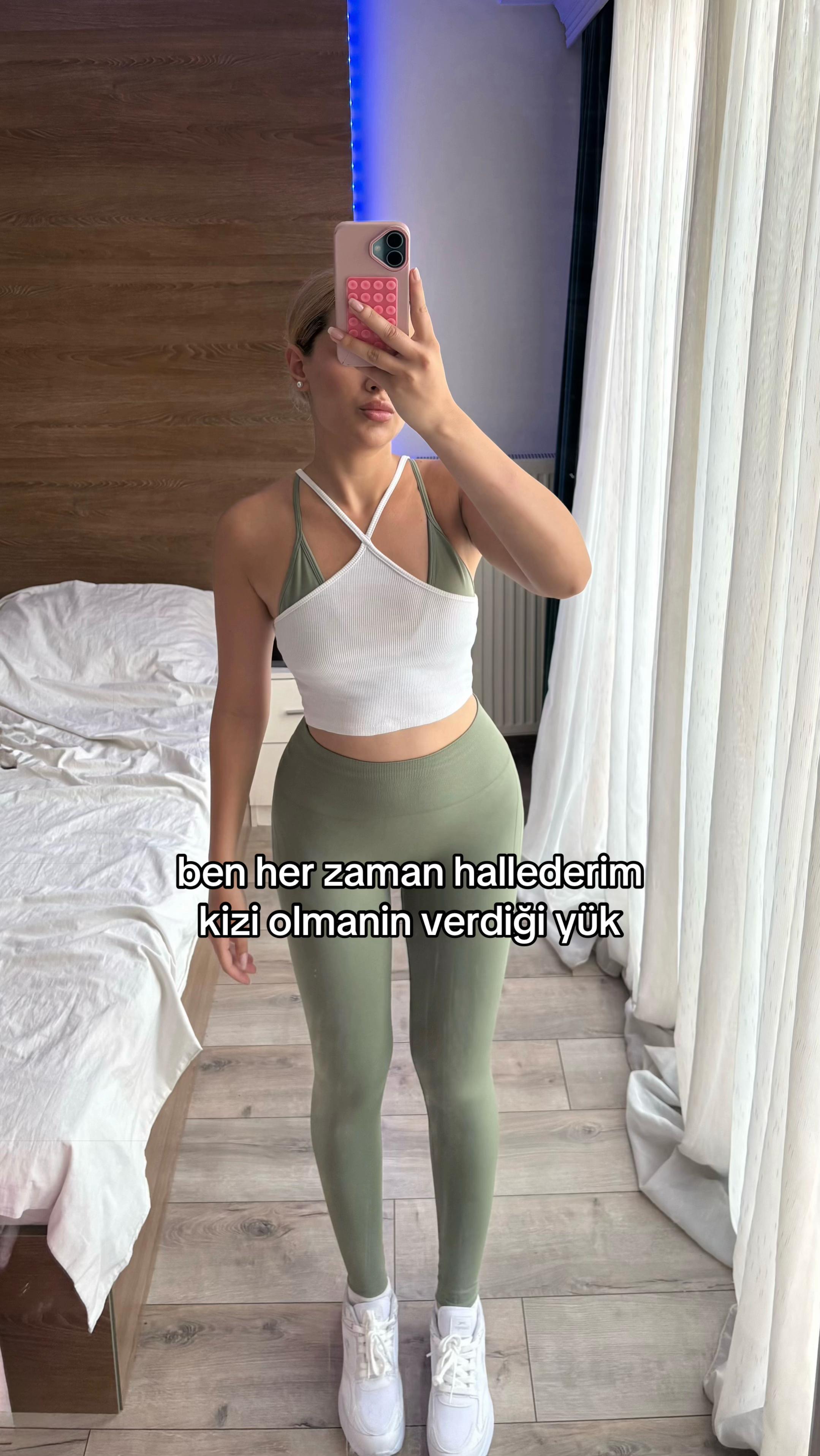@elifsarauysal
