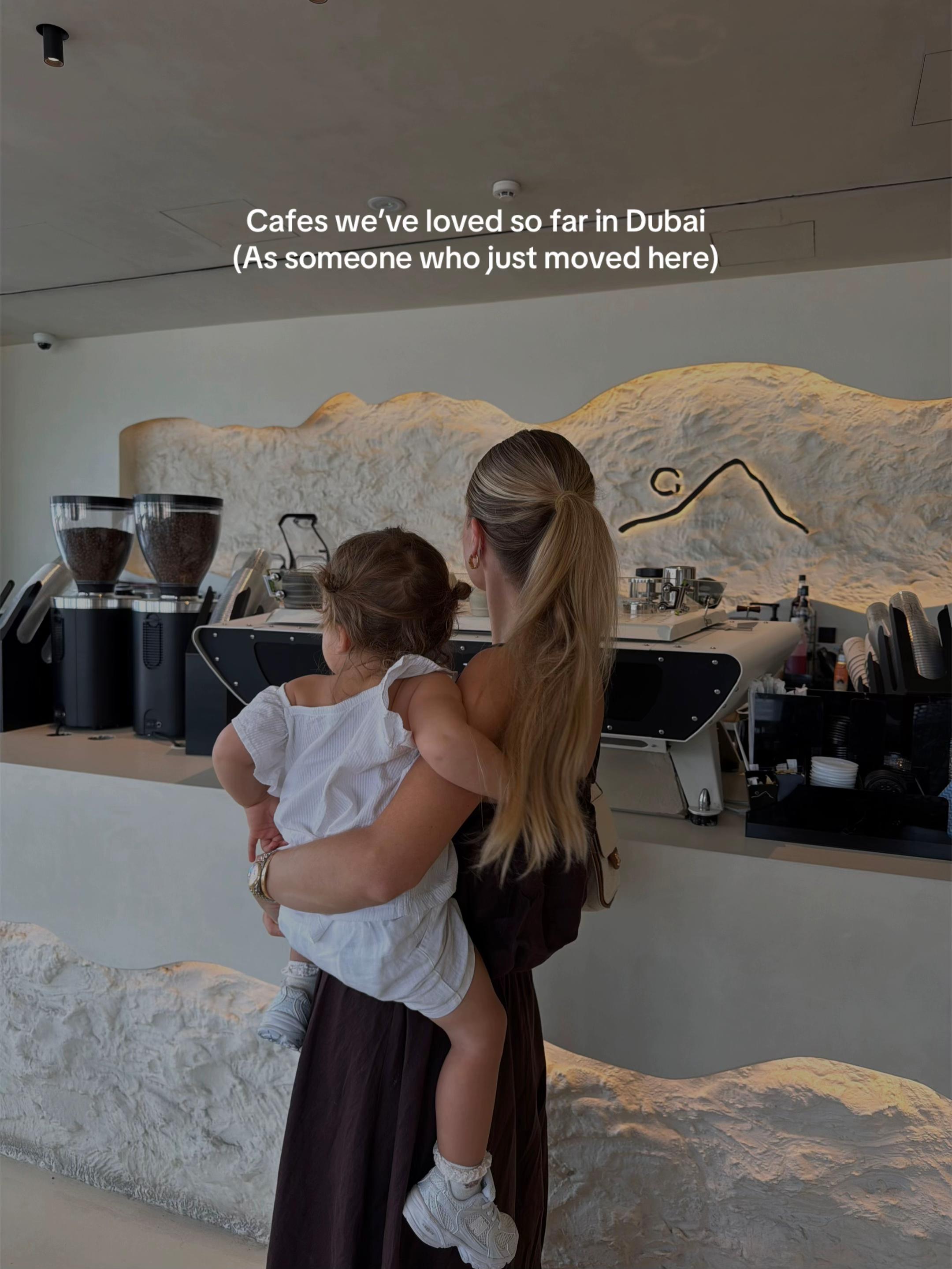 @Nea | Mom in Dubai