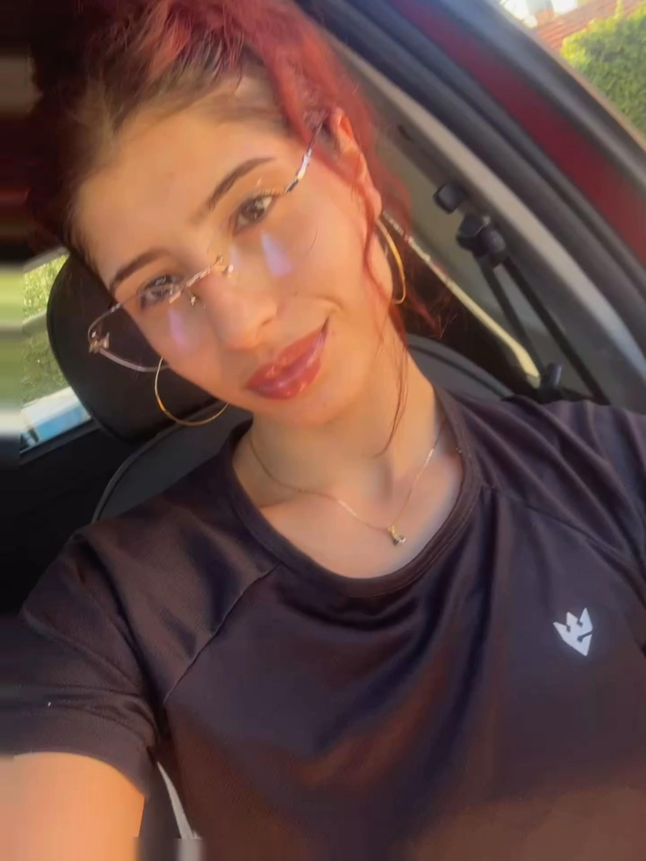 @Betinialana