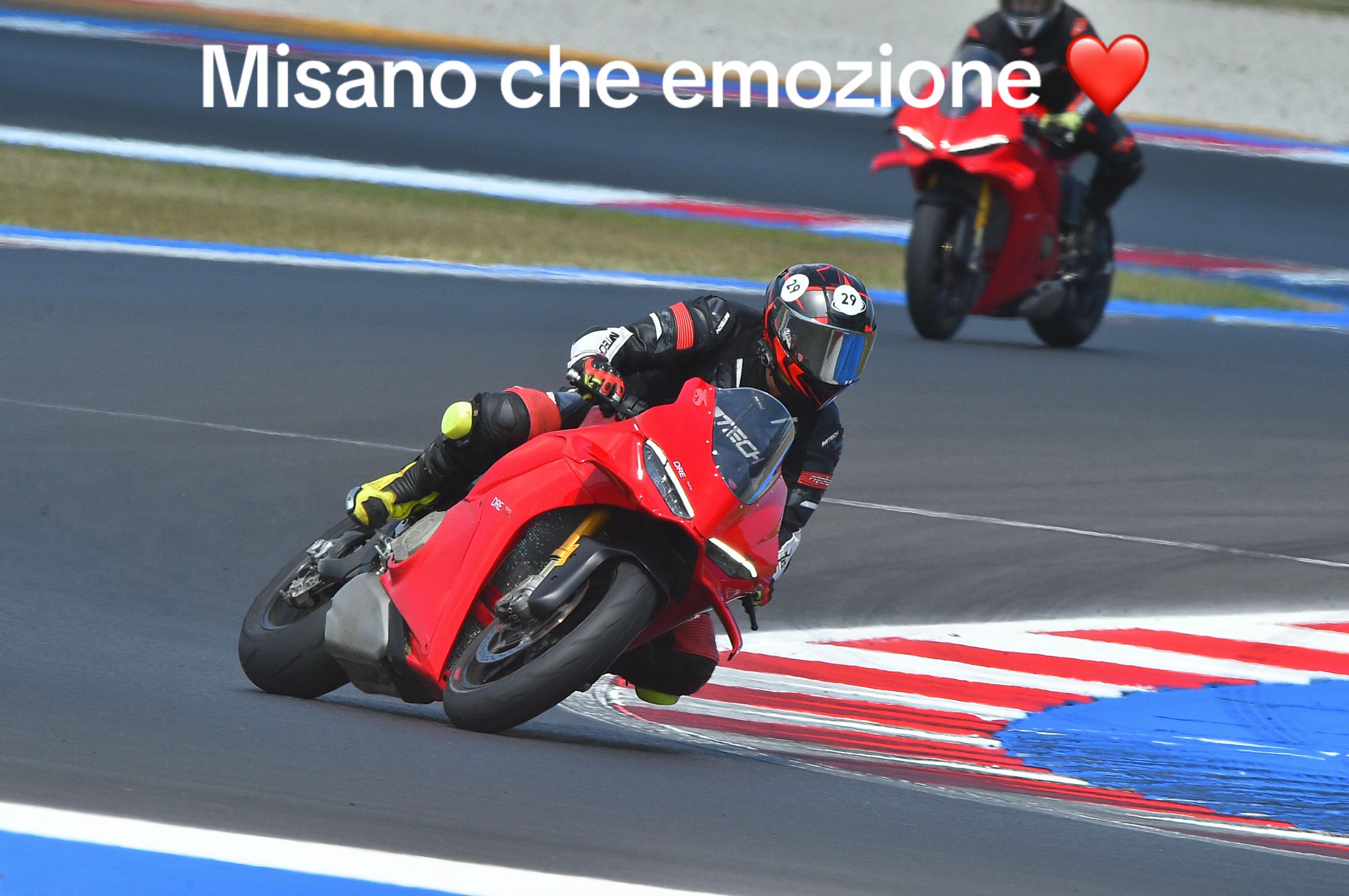 @❤️Ducati in love❤️🖤💙