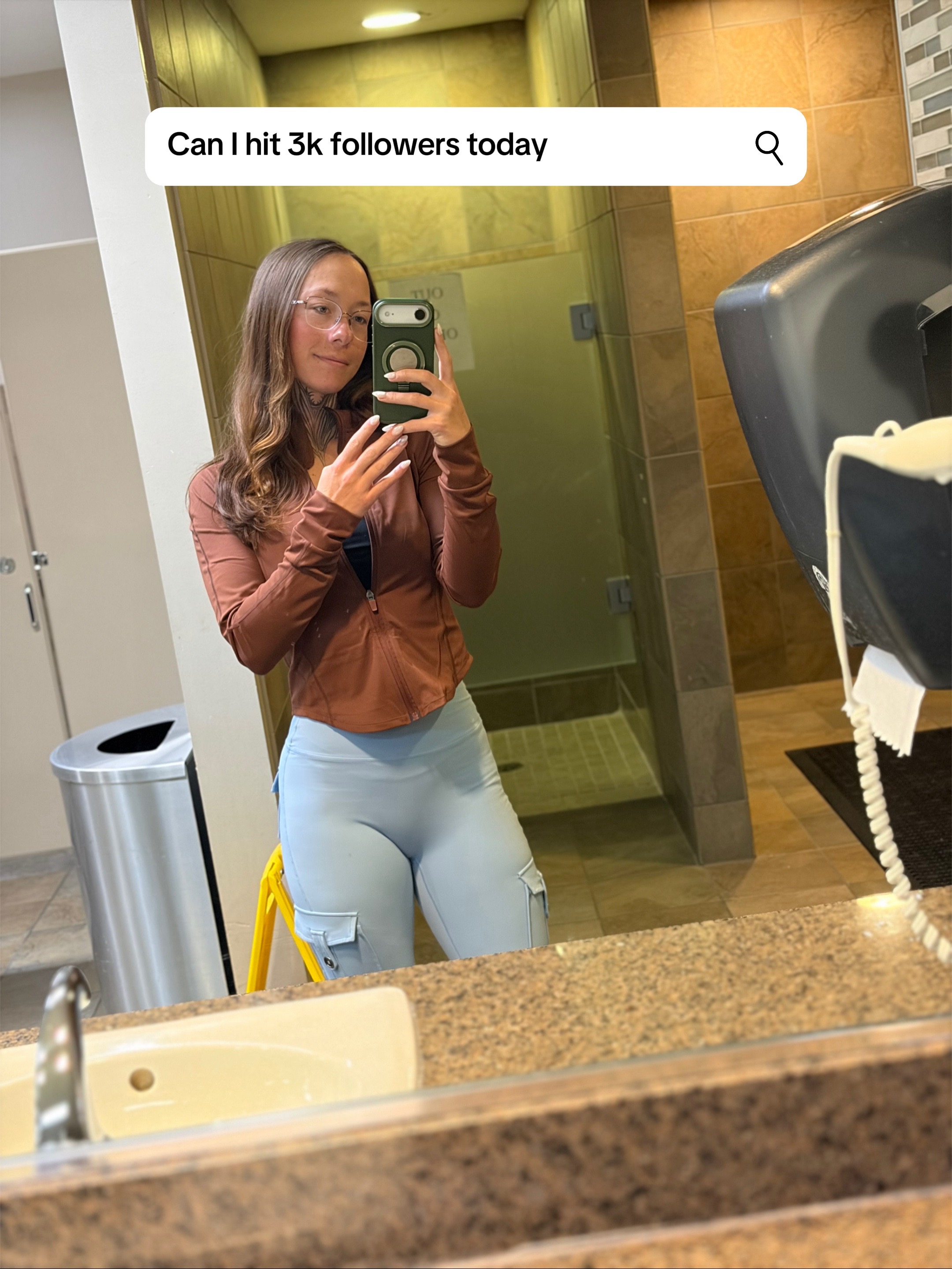 @Lolaisgone