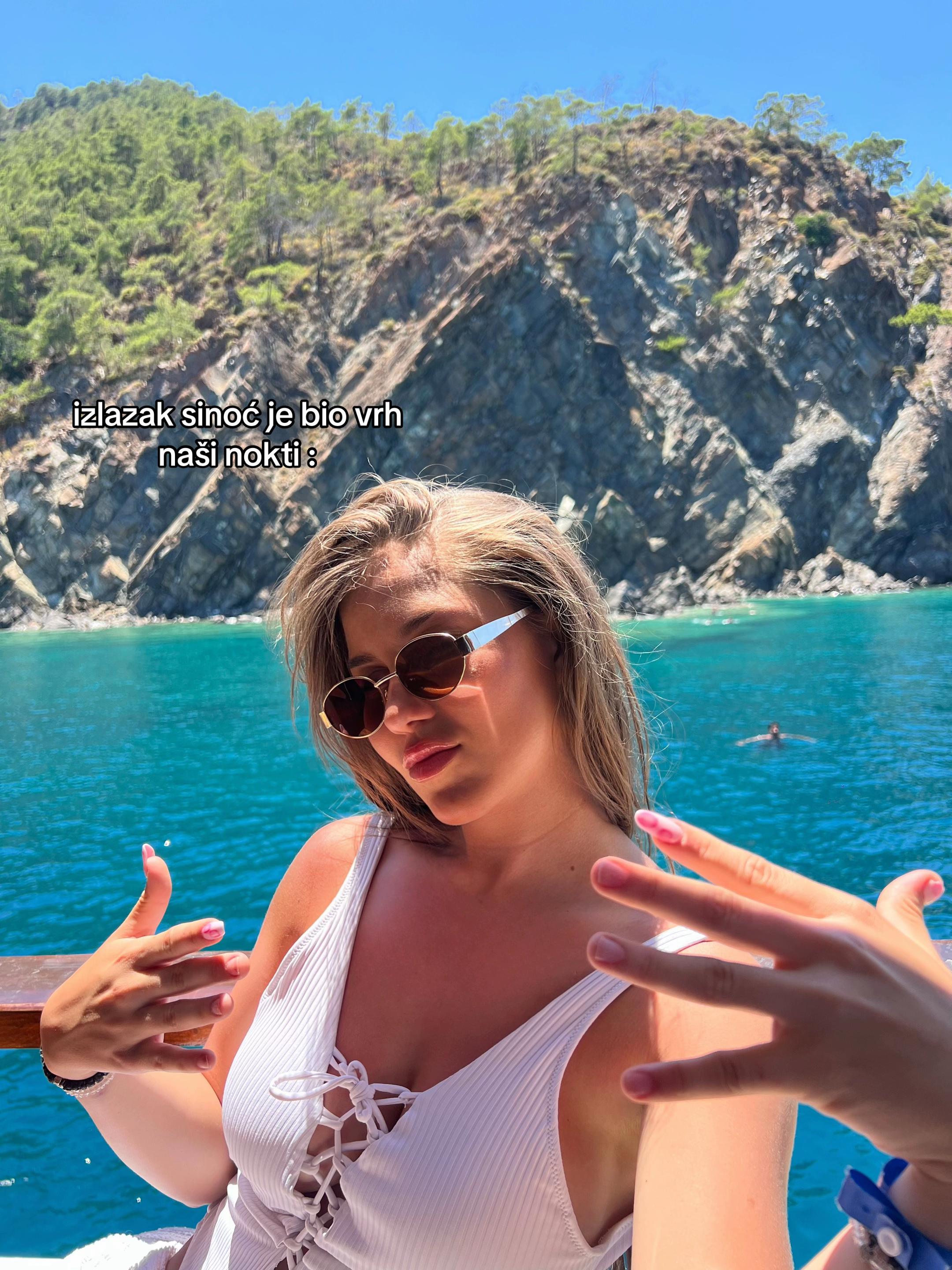 @kristinajx