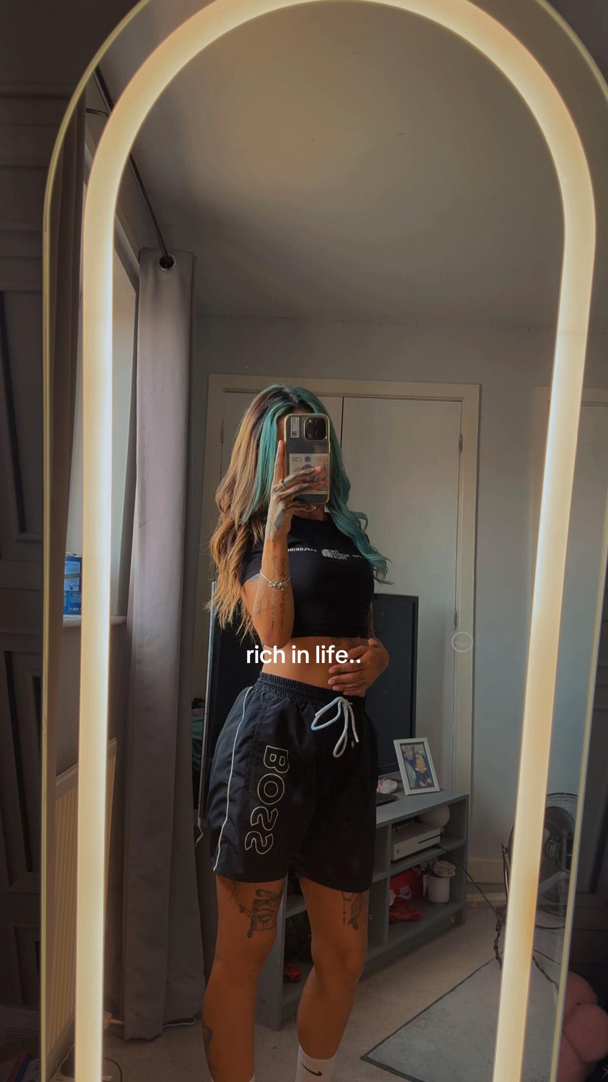 @Lauren-Jade🍒