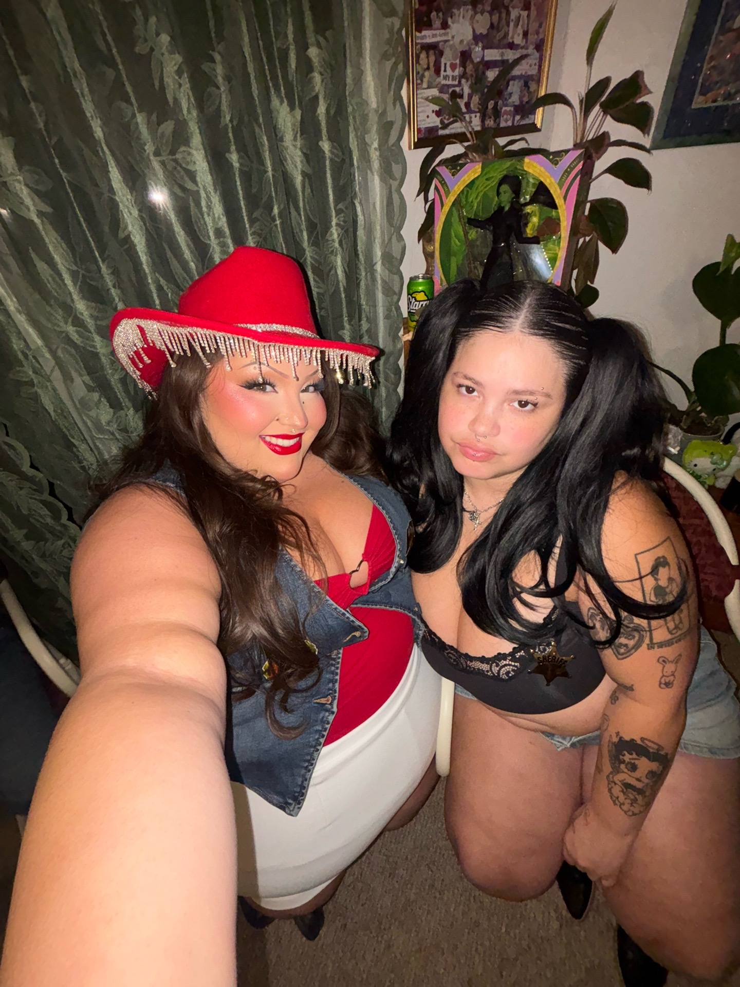 @thelesbianbf