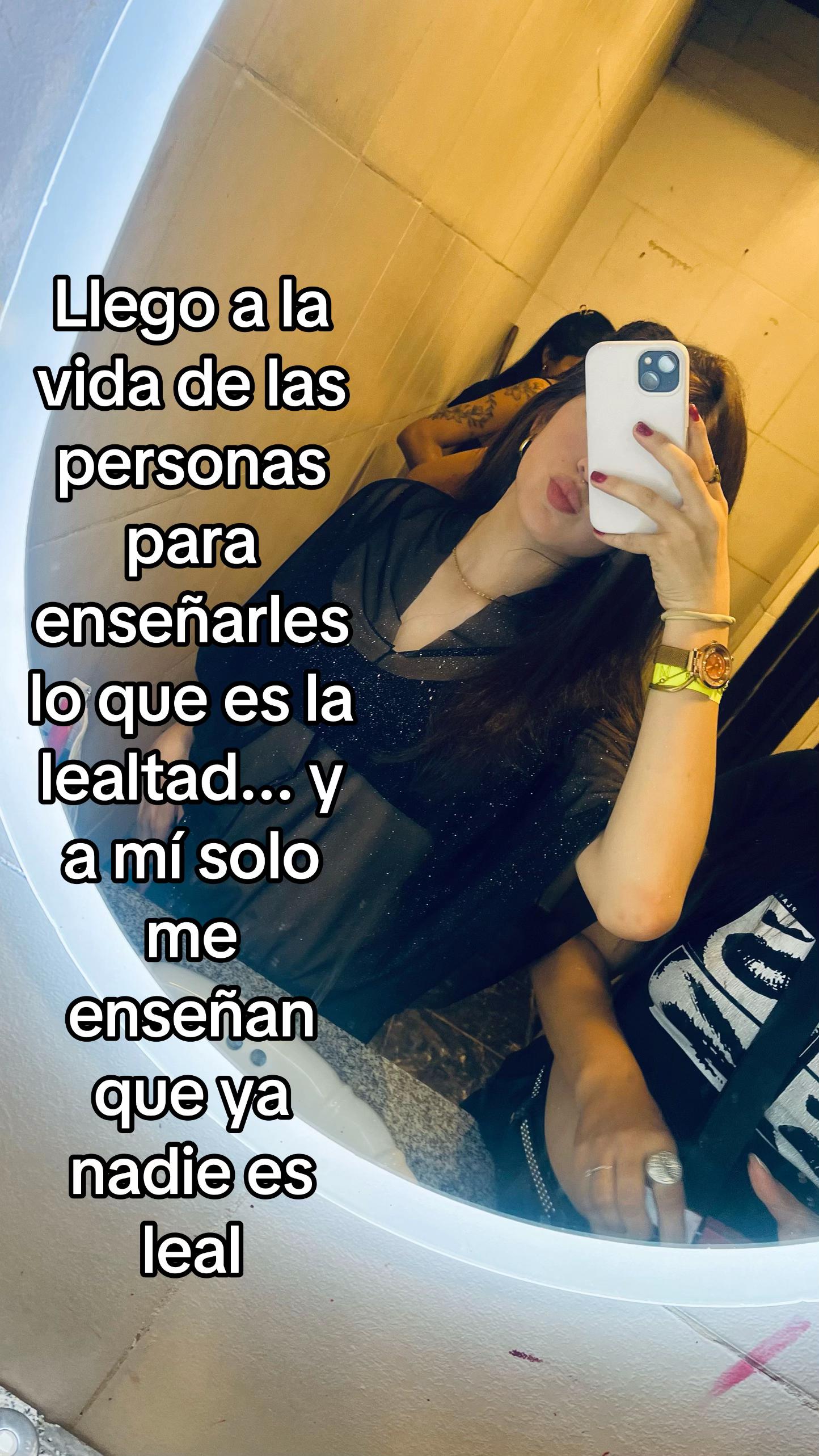 @zahiraocaranza._