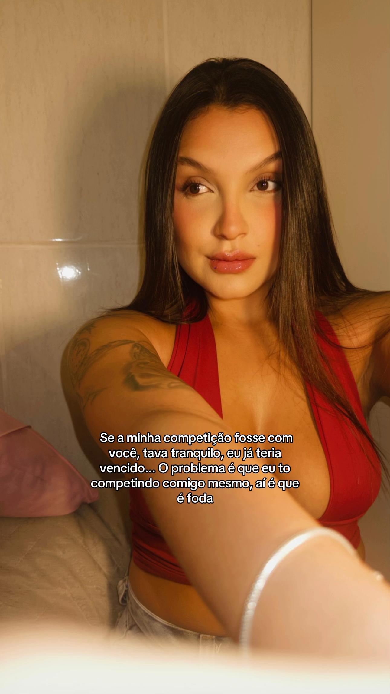@Vict&oacute;ria Moura