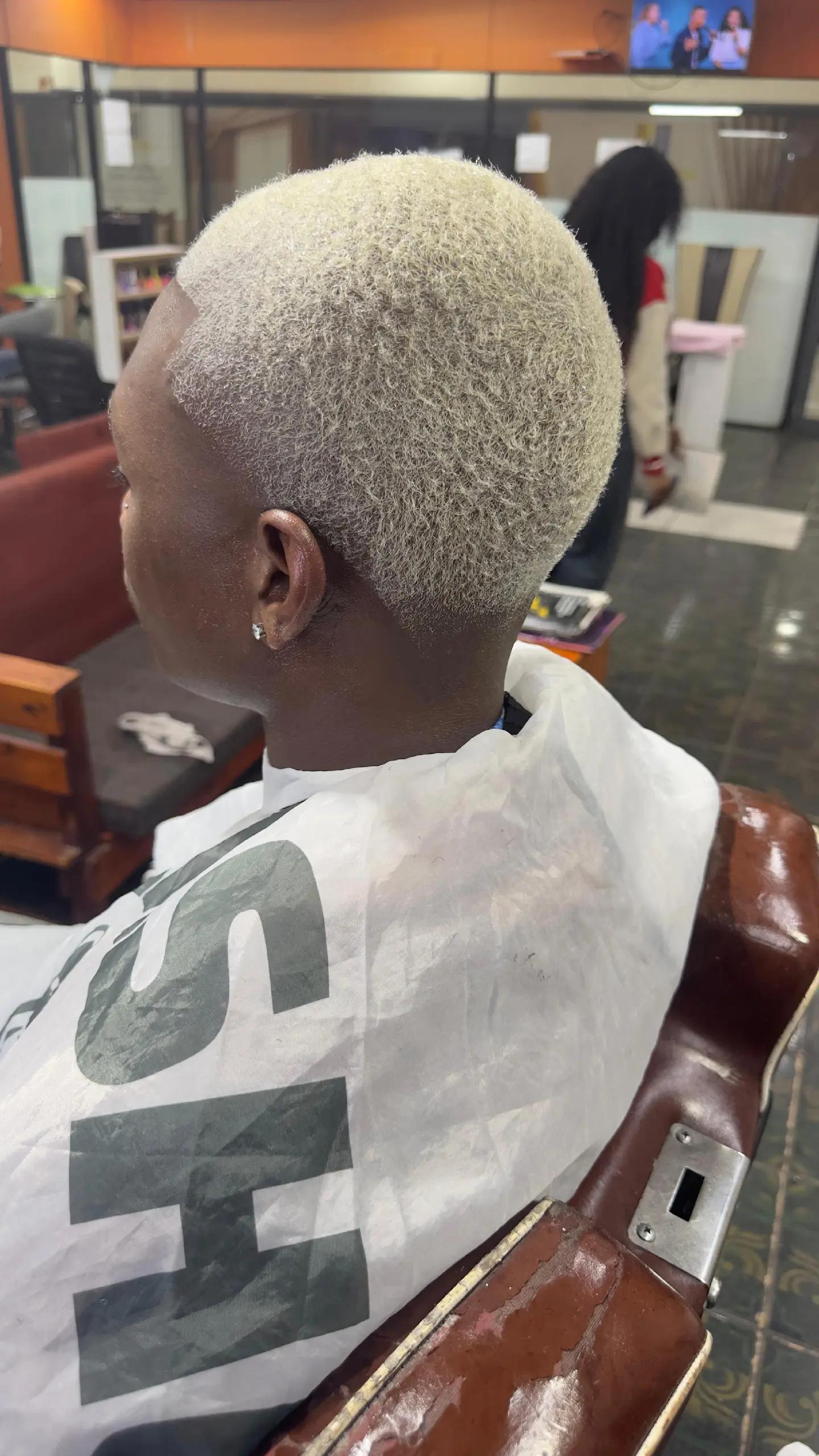 @Royal beauty hair salon.SA