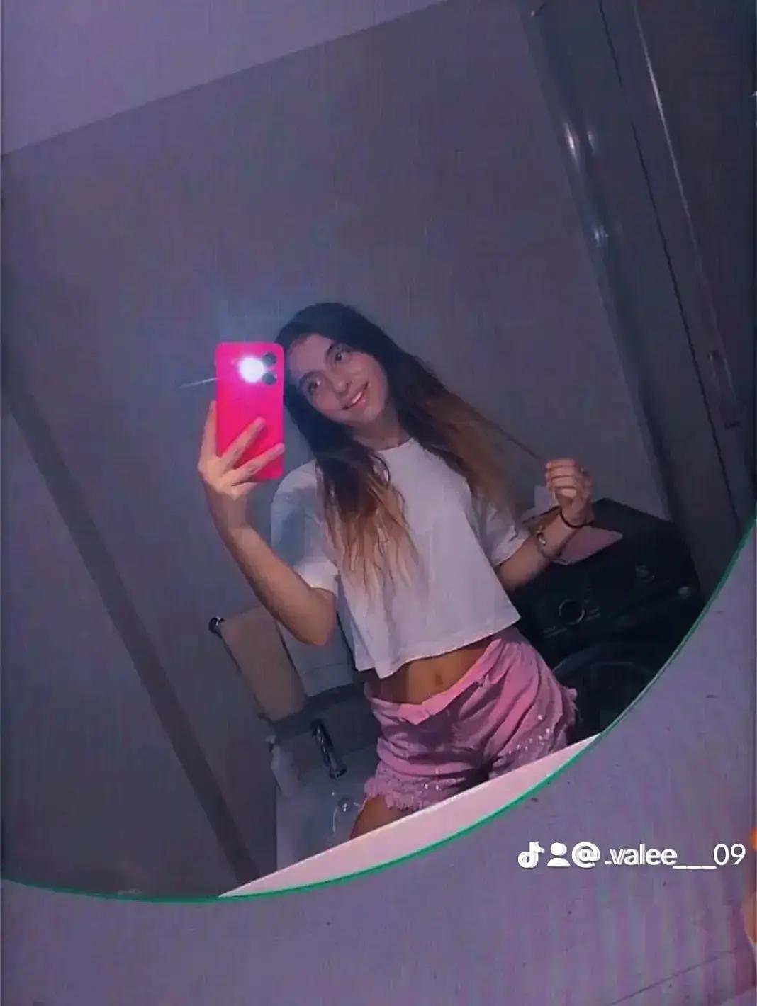 @Valee
