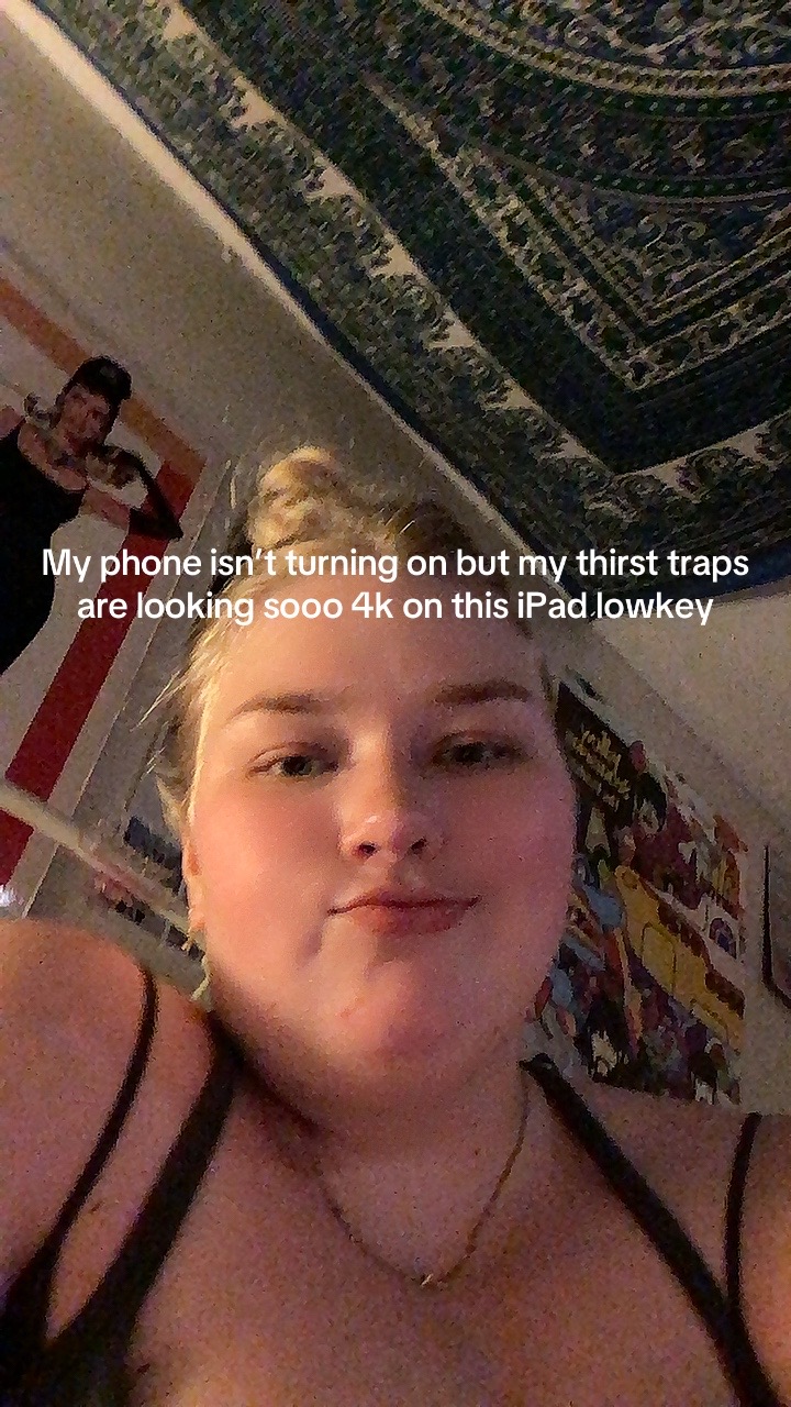 @ELLA🎖️
