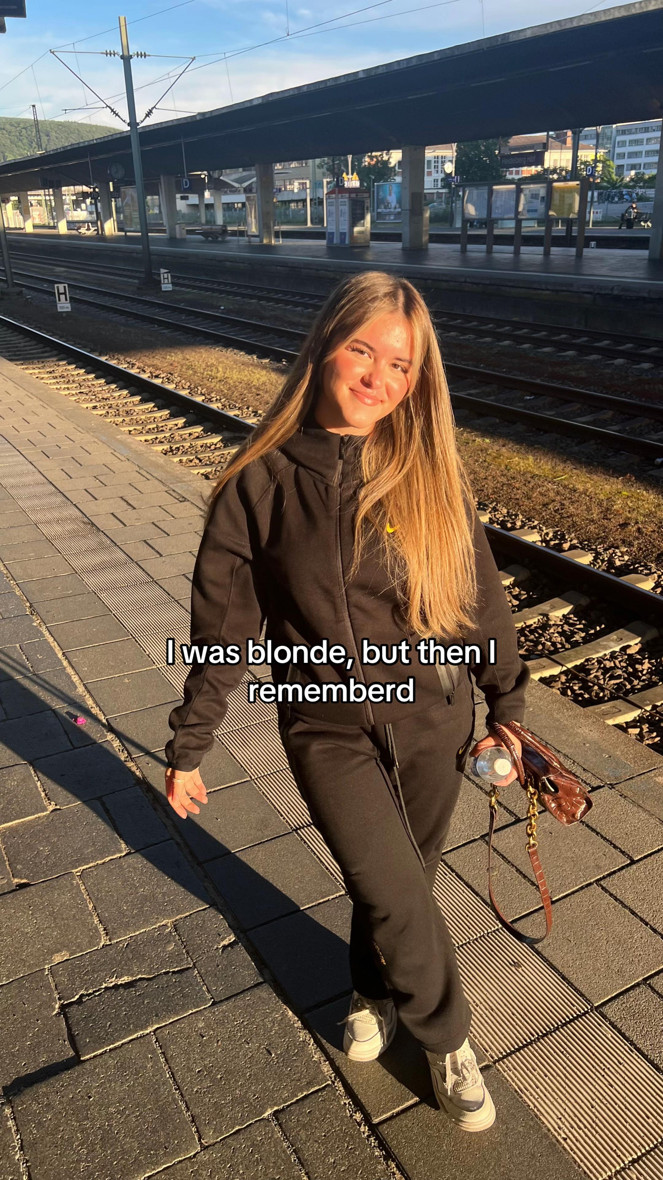@𝐕𝐀𝐍𝐄𝐒𝐀