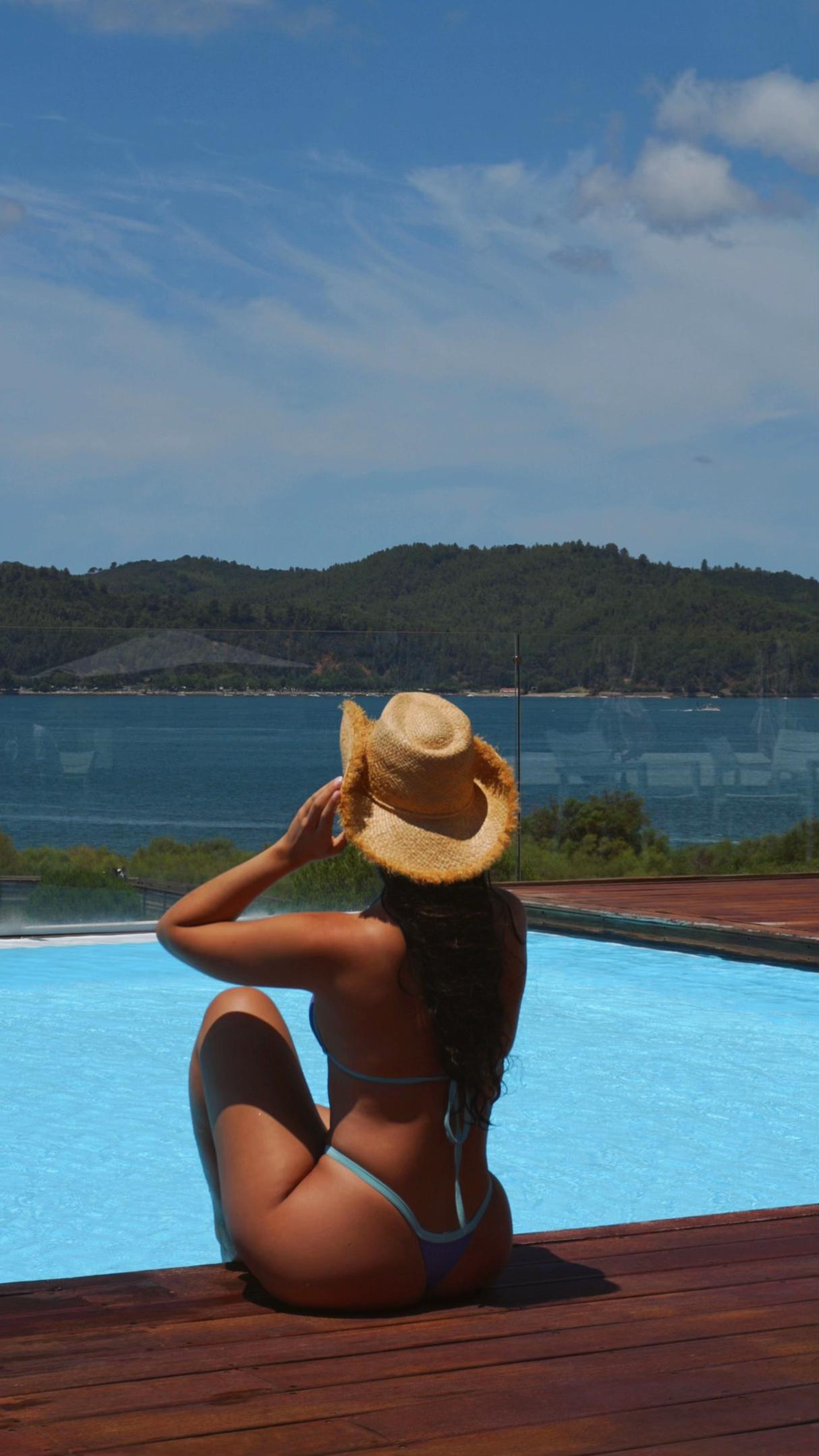 @C&aacute;tia Firmino