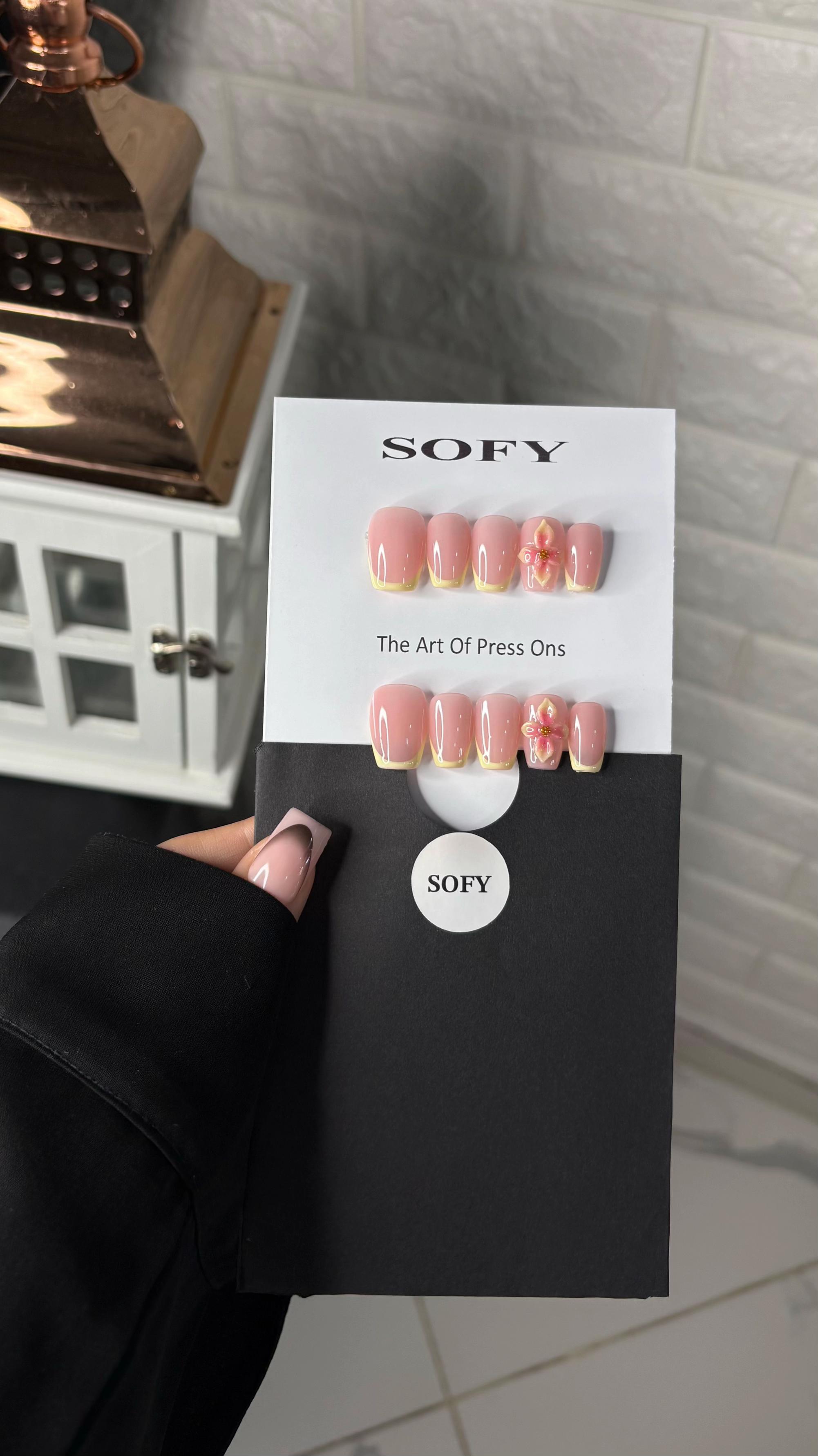 @Sofy_nails_art