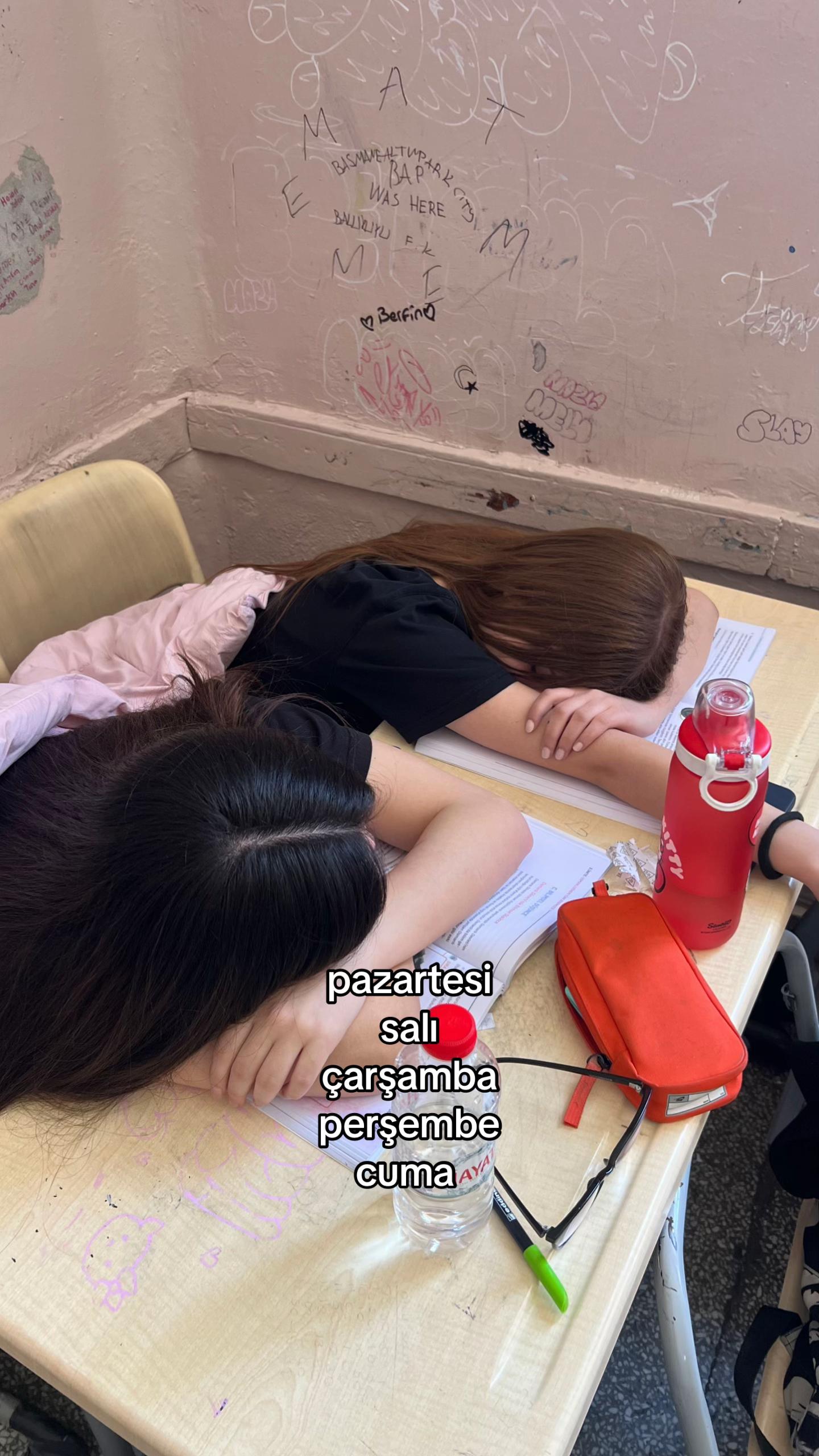 @𝒩𝒦