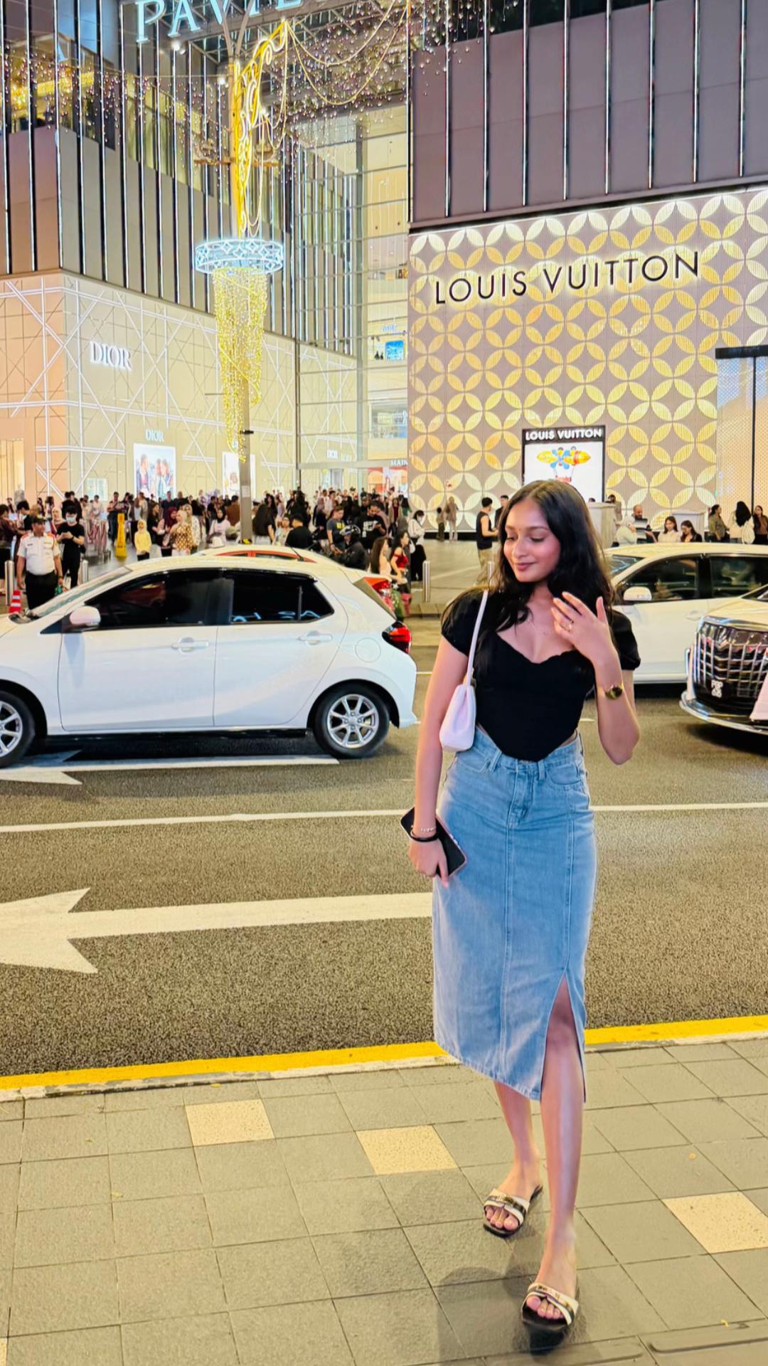 @𝒟𝒽𝒶𝓇𝒾𝓃𝒾 𝒟𝑒𝓋𝒾 👸🏻