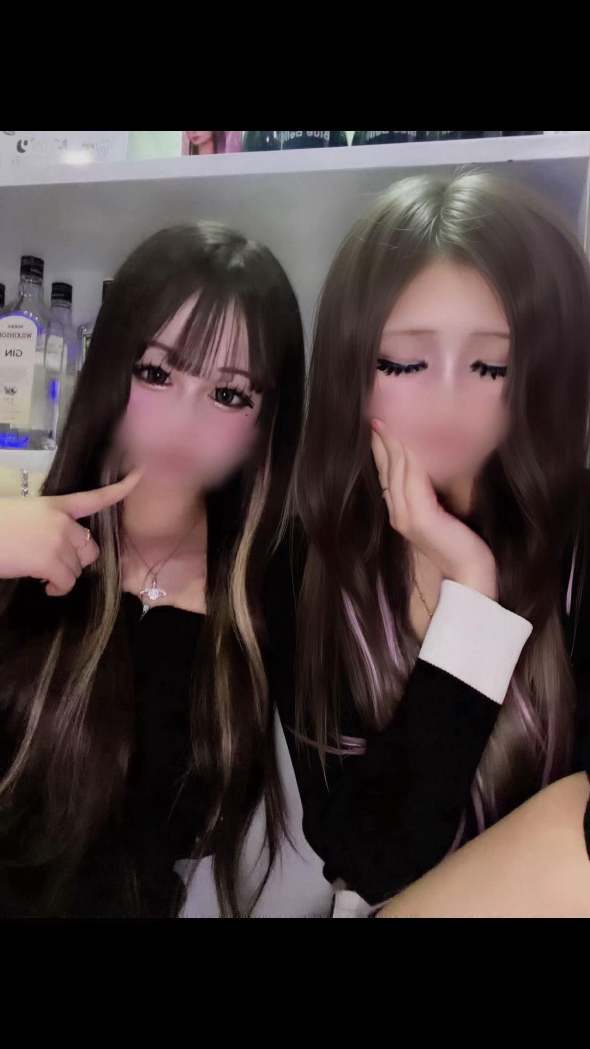 @𝔈♛︎