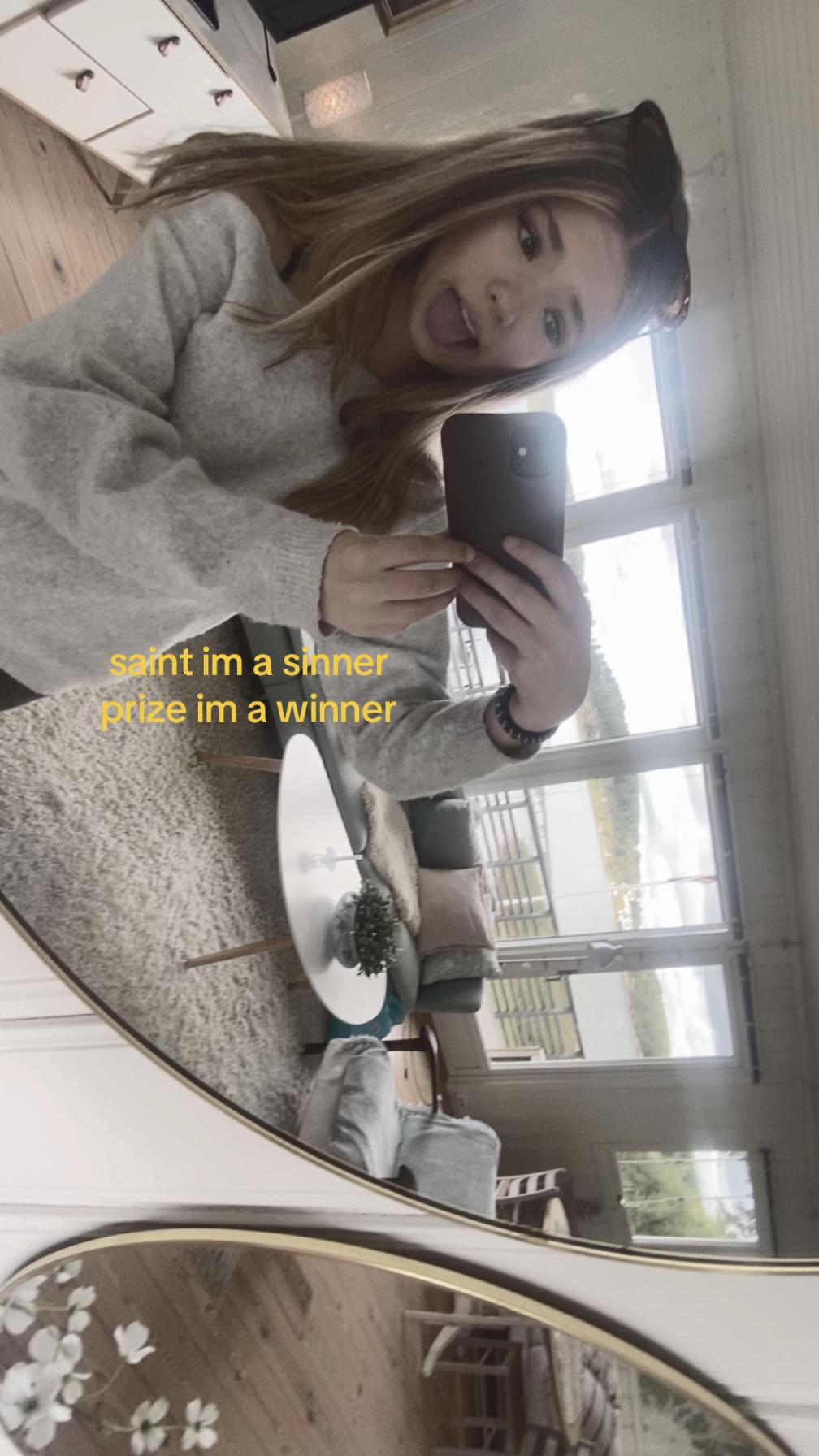 @𝓜𝓸𝓵𝓵𝔂🪽
