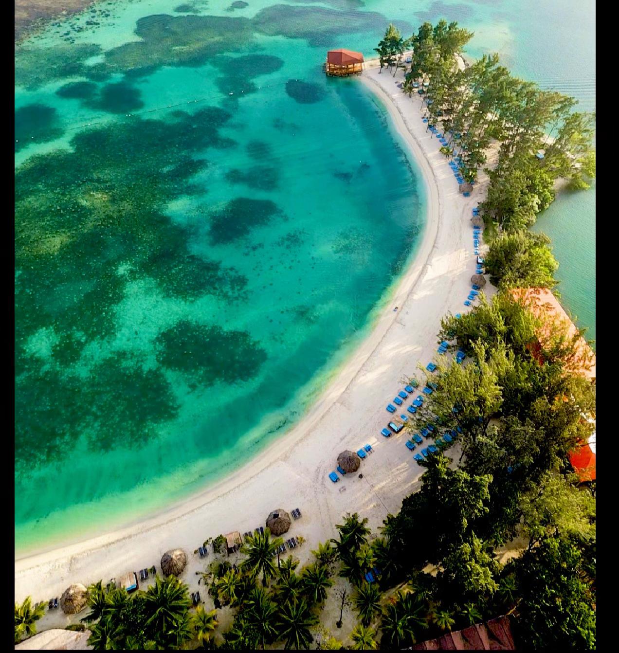 @Fantasy Island Roatán